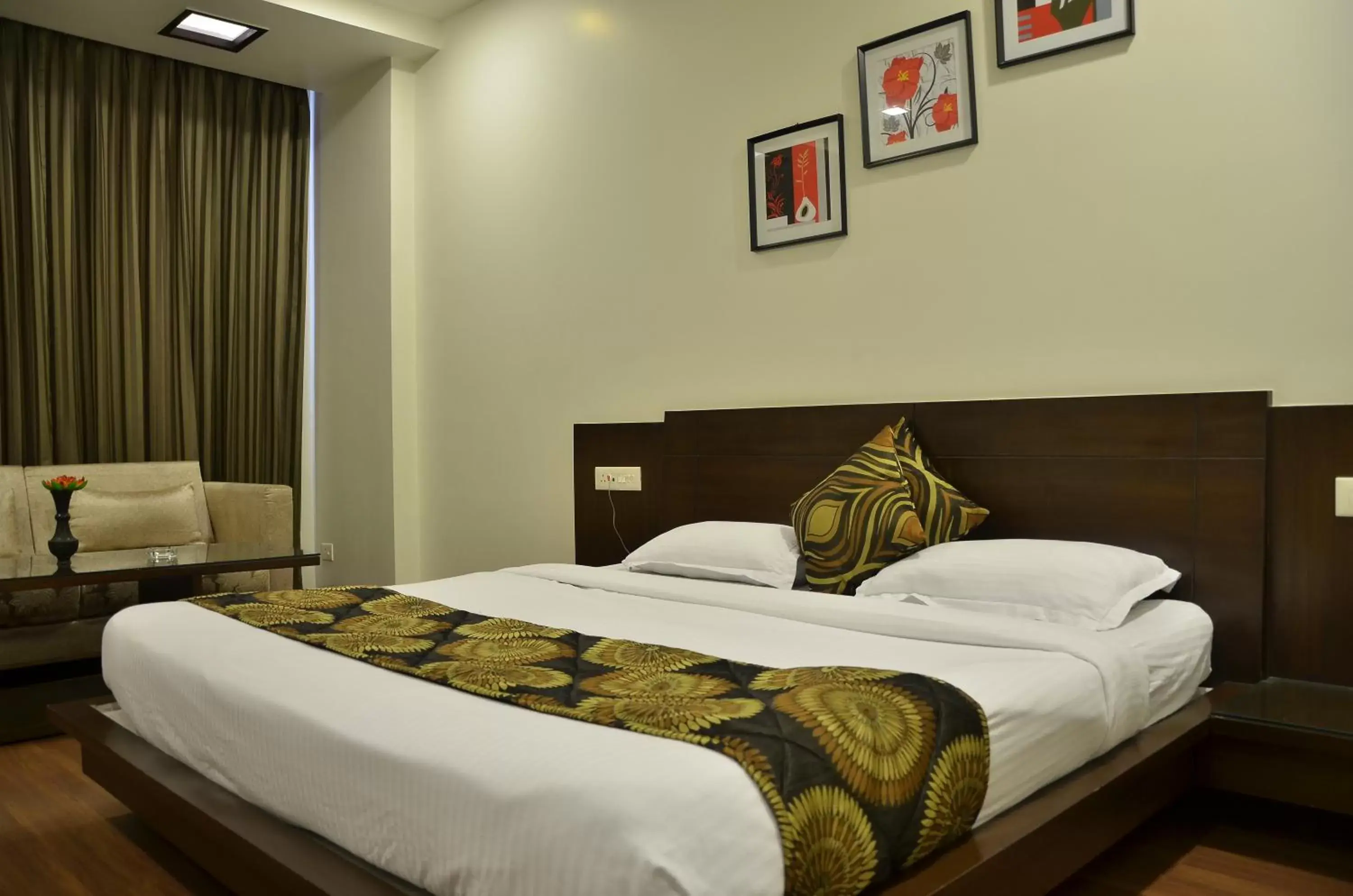 Bedroom, Bed in Best Western Swing High Katra