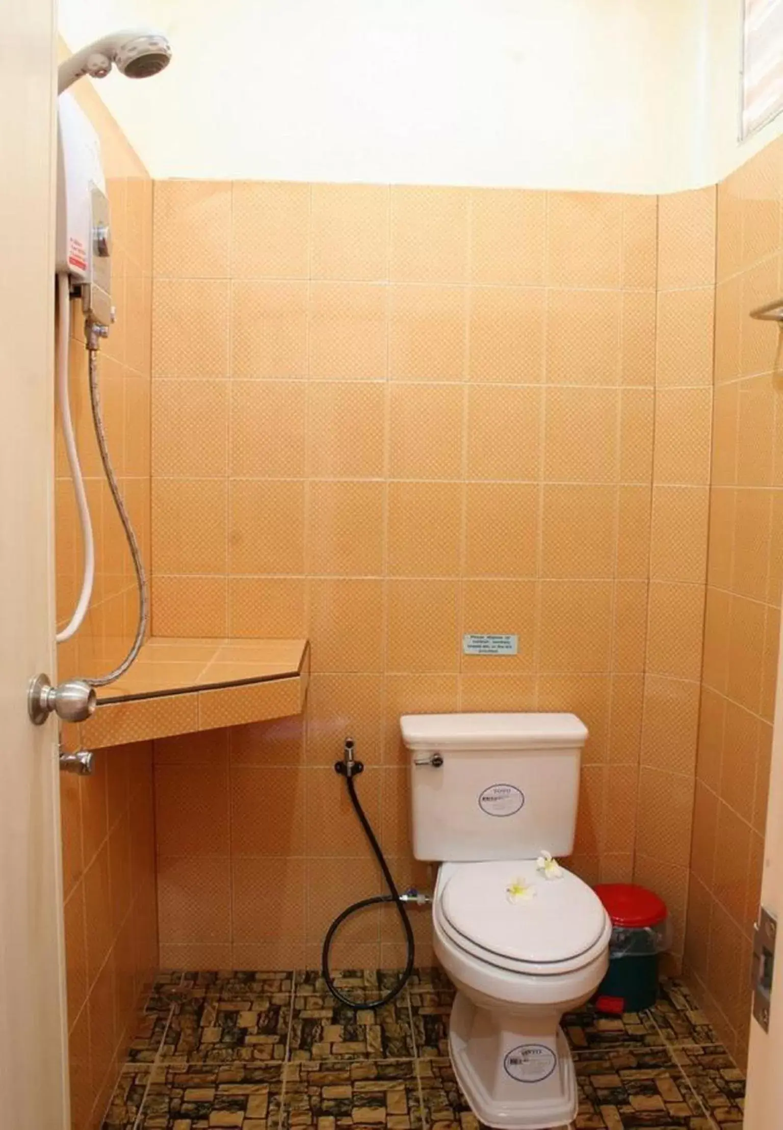 Bathroom in Pongphen Guesthouse - SHA Plus Certified