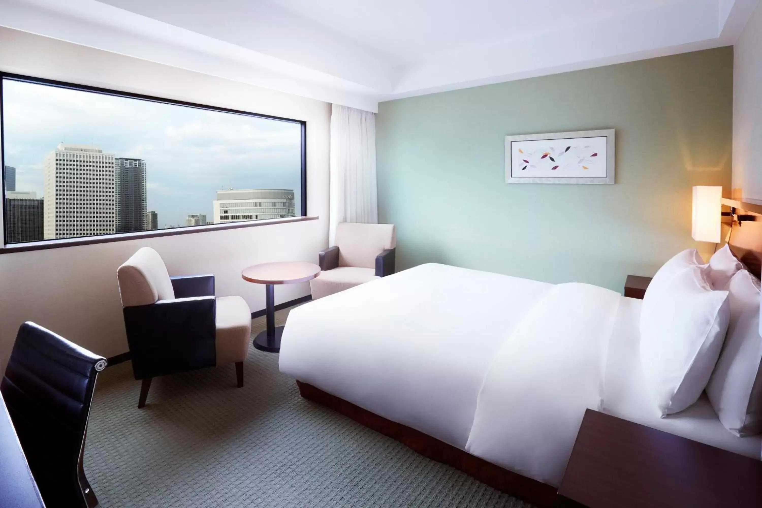 Photo of the whole room in ANA Crowne Plaza Osaka, an IHG Hotel