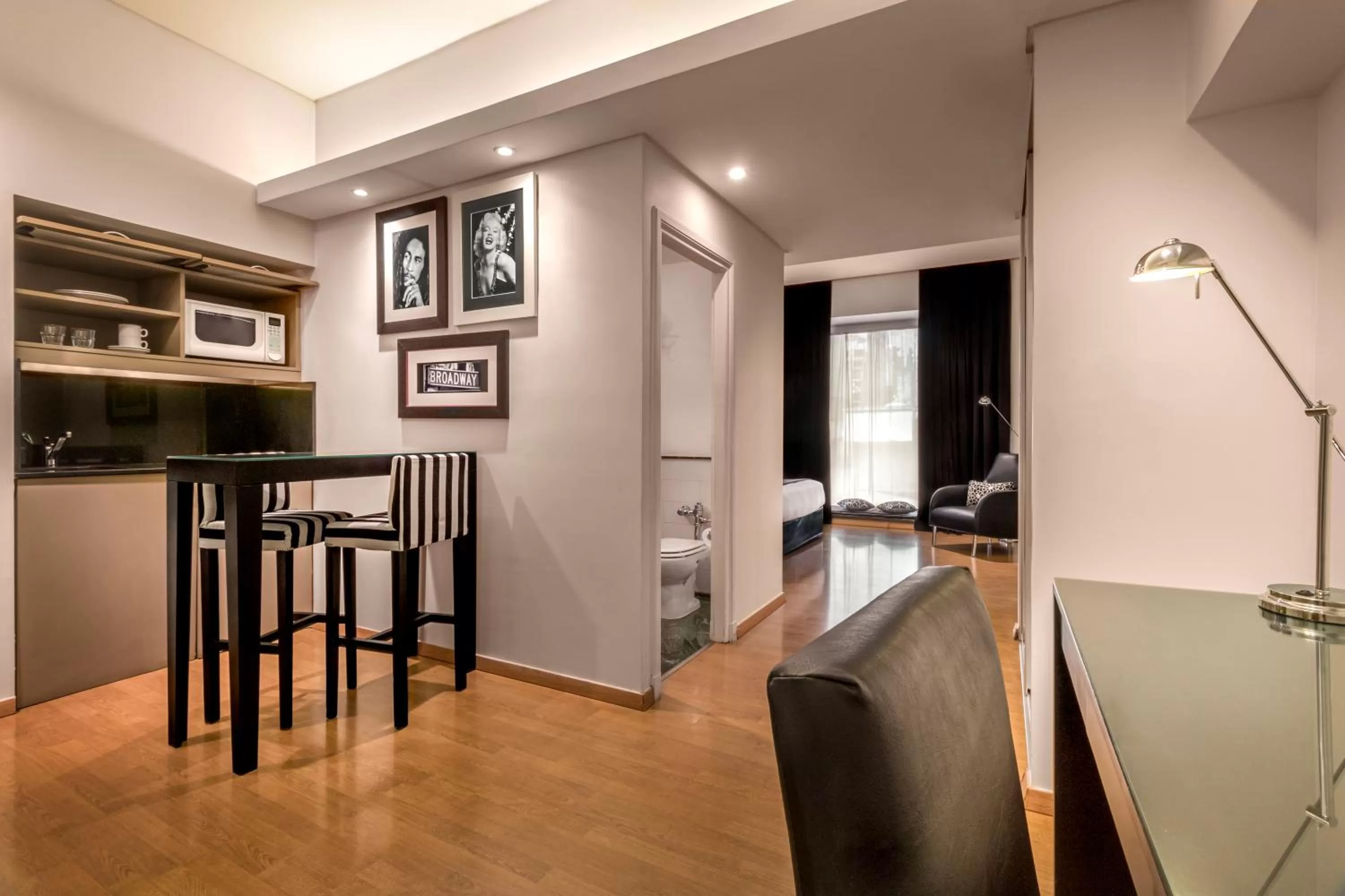 Living room in Broadway Hotel & Suites