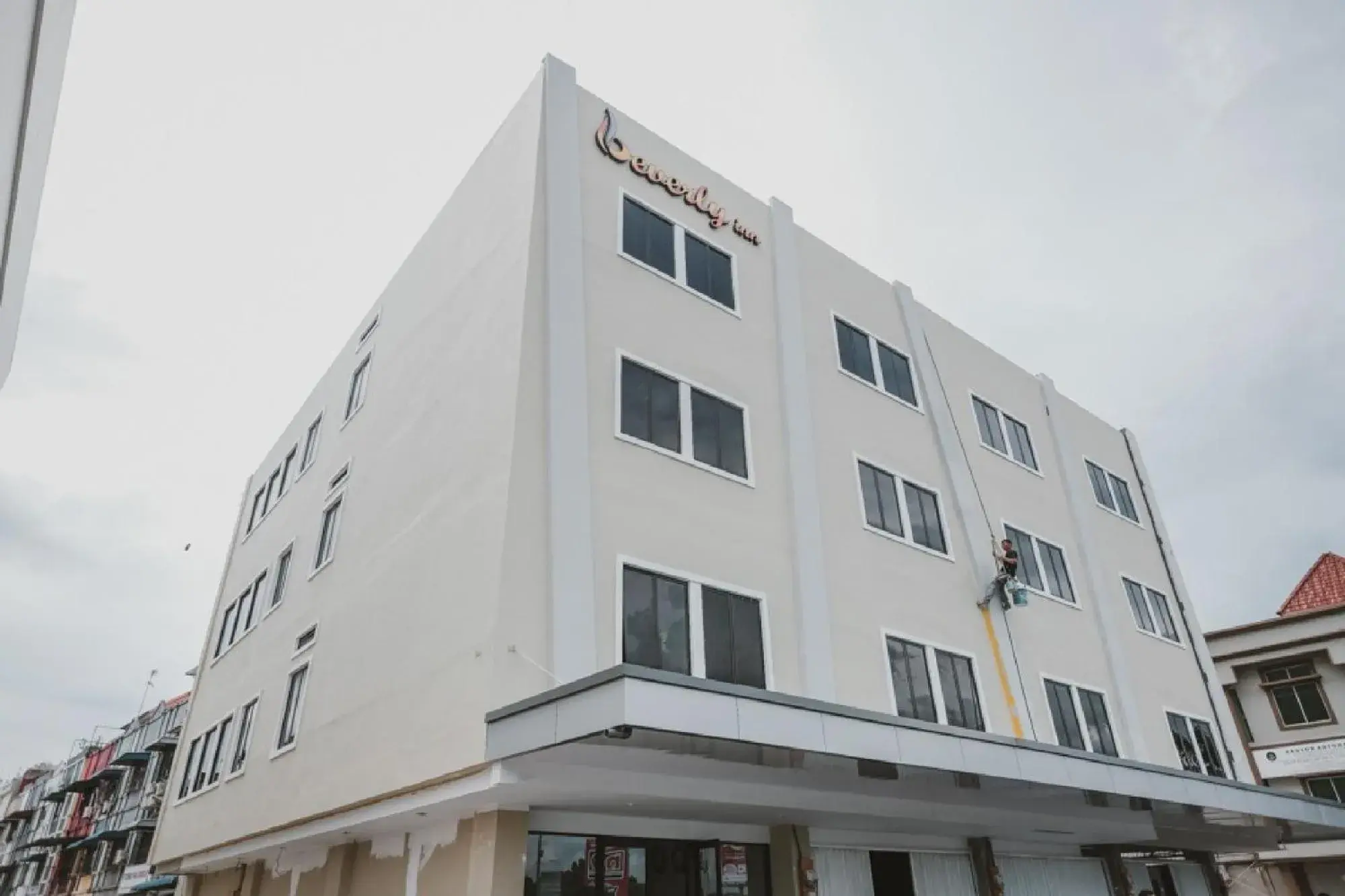 Property Building in RedDoorz Plus near Ferry Terminal Batam Center