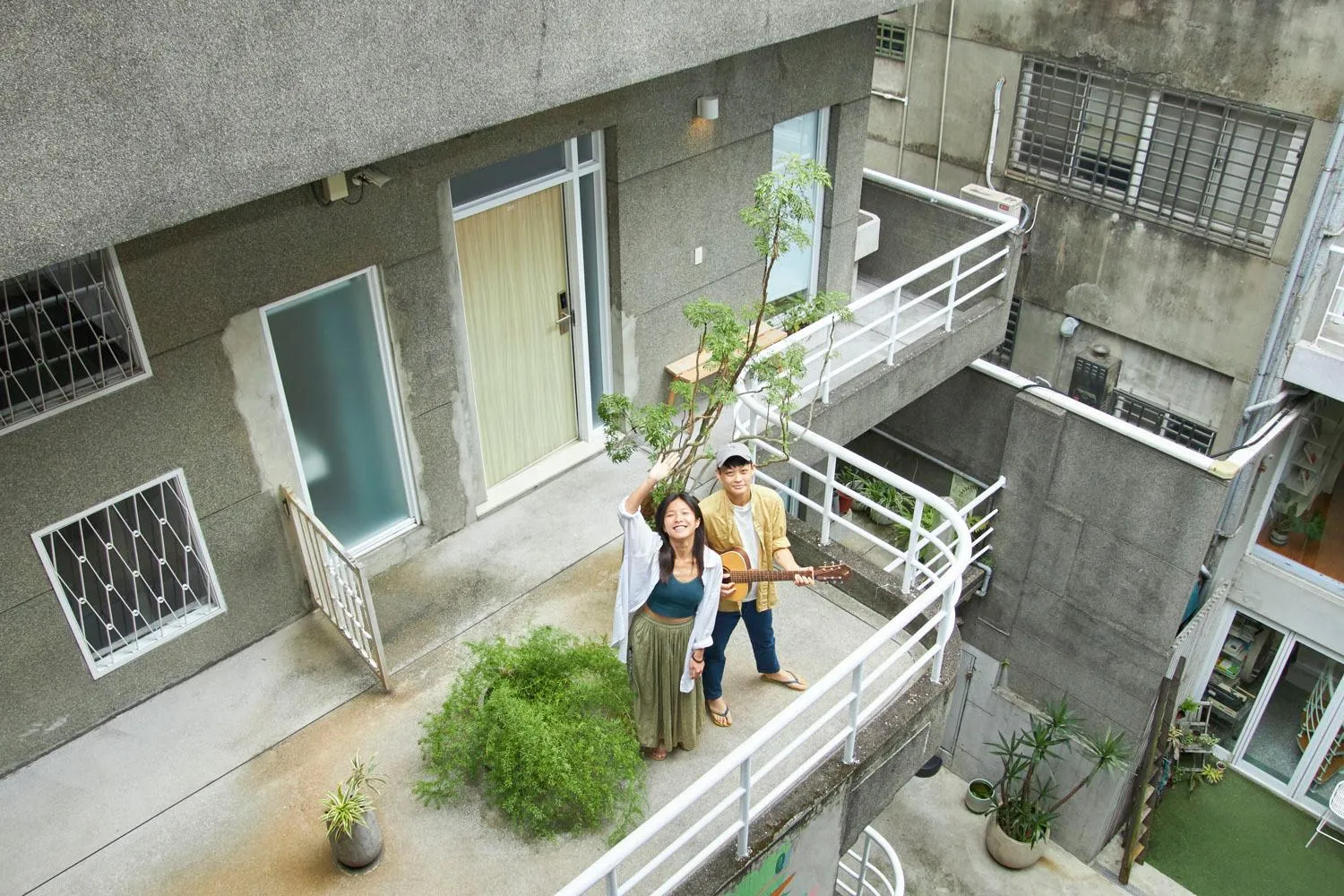 Property building in OwlStay Flip Flop Hostel - Garden