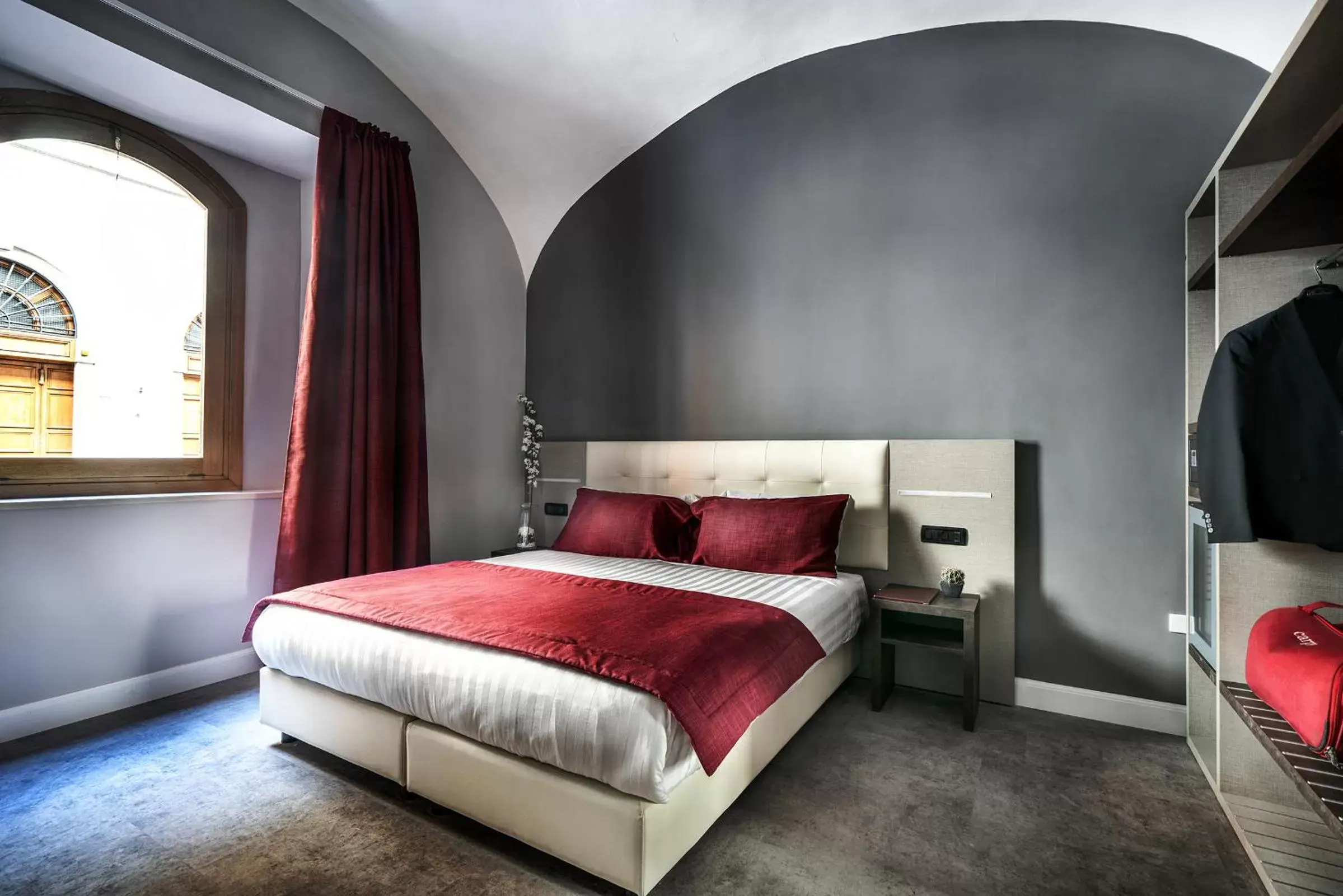 Bed in Hotel Varese