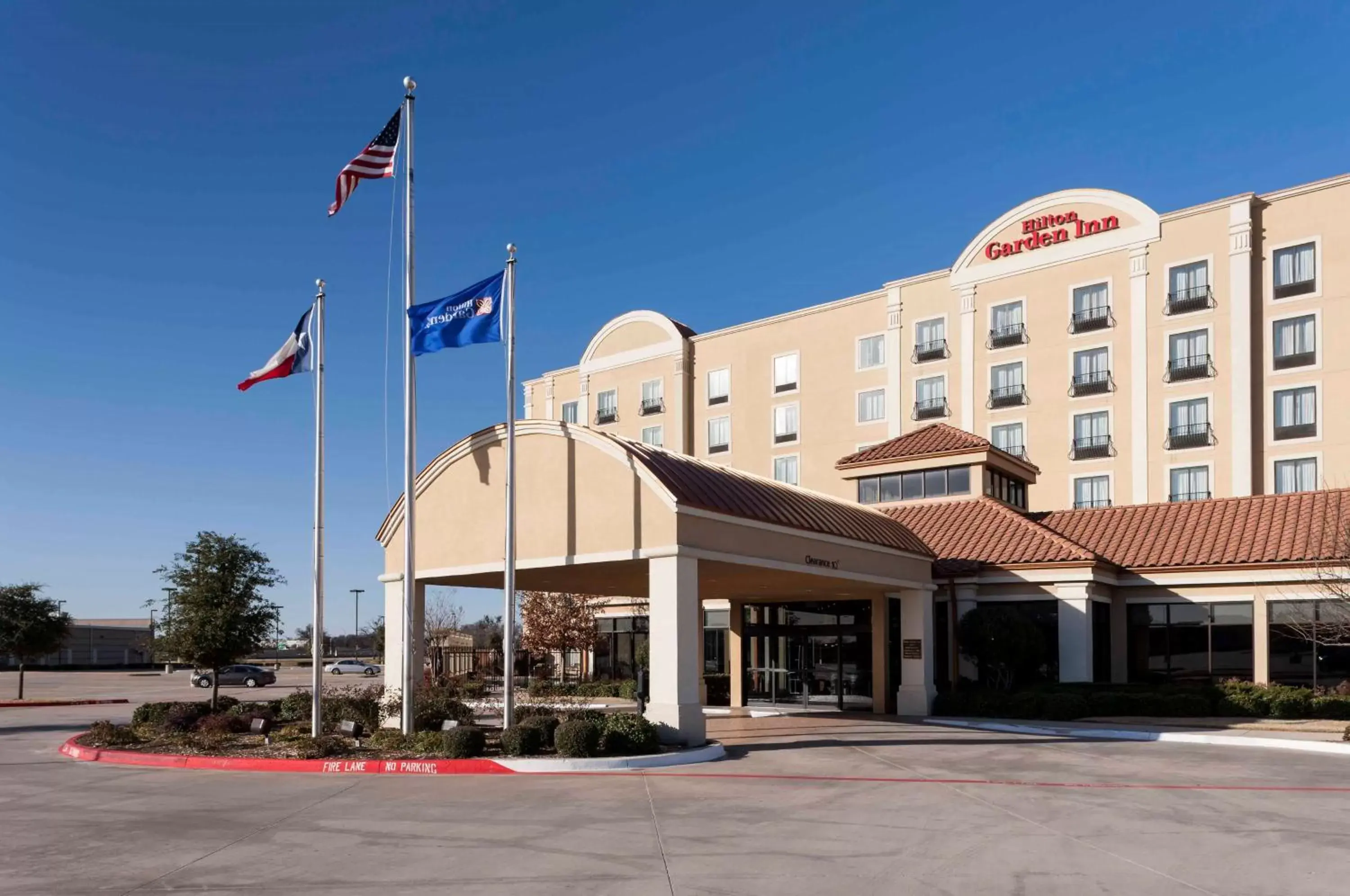 Property Building in Hilton Garden Inn Dallas Lewisville