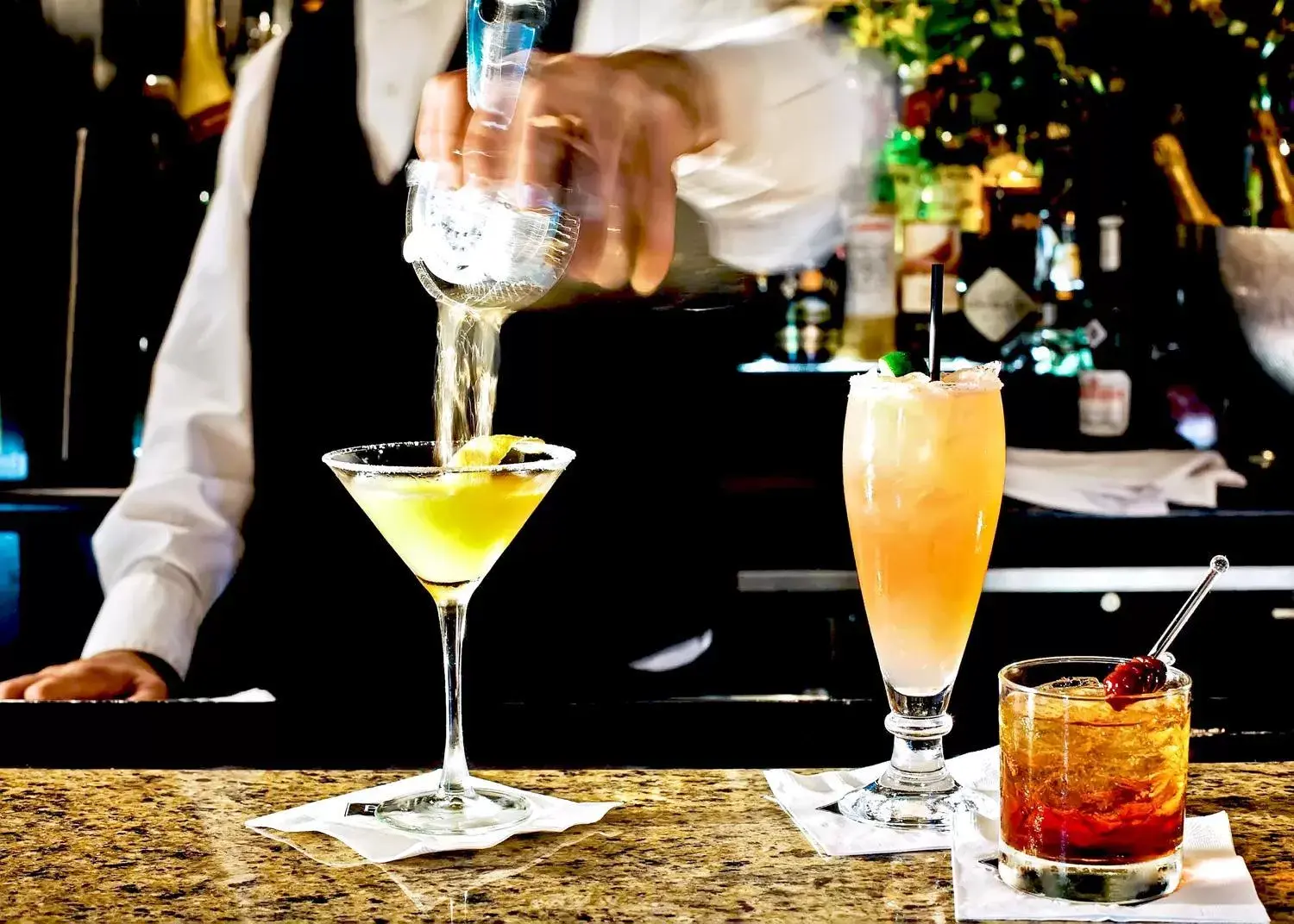 Lounge or bar, Drinks in Planters Inn - Charleston