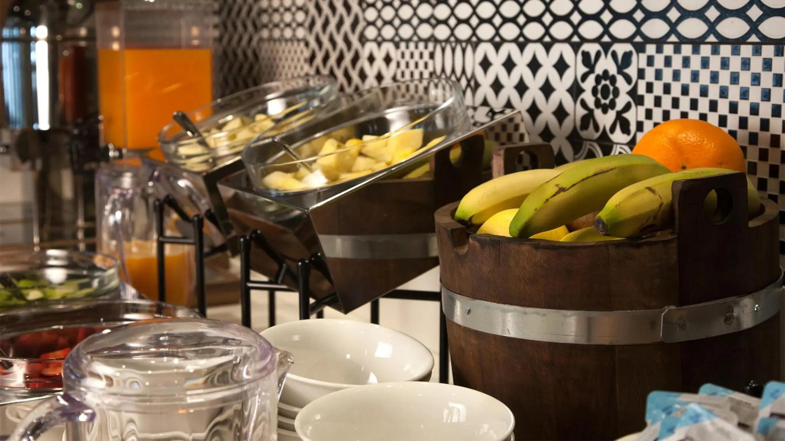 Continental breakfast, Food in G Hotel Pescara