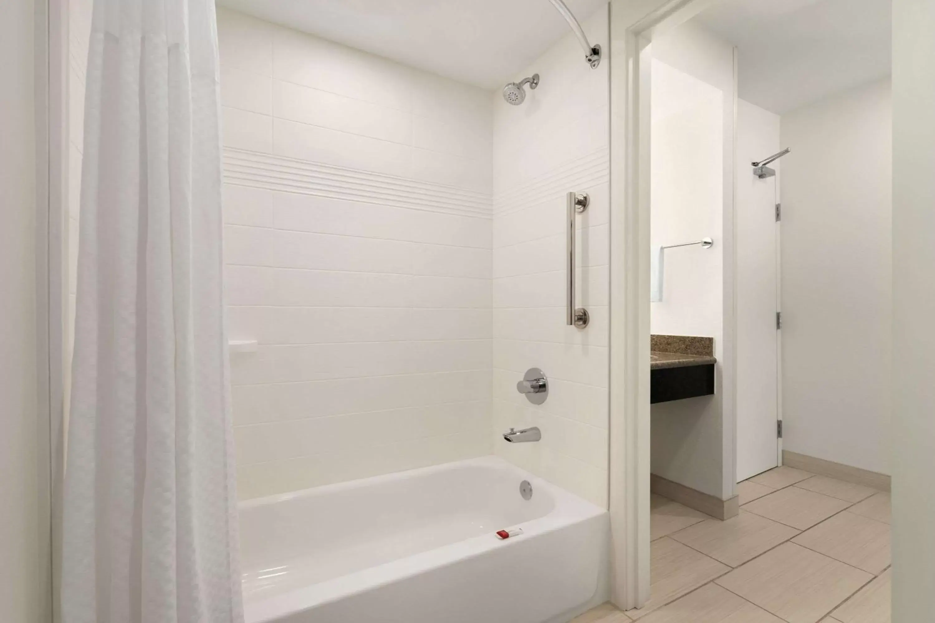 Photo of the whole room, Bathroom in Days Hotel by Wyndham Flagstaff