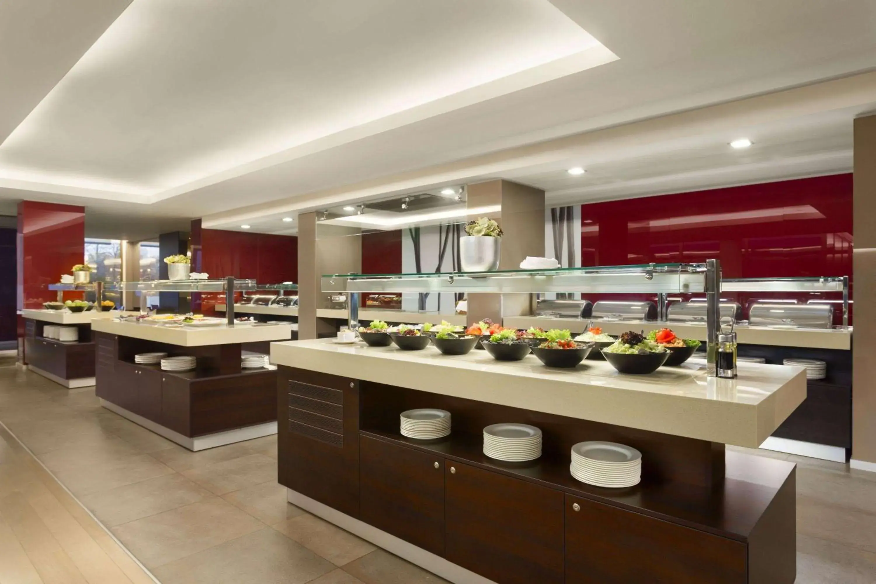 Restaurant/Places to Eat in Ramada Plaza by Wyndham Bucharest Convention Center