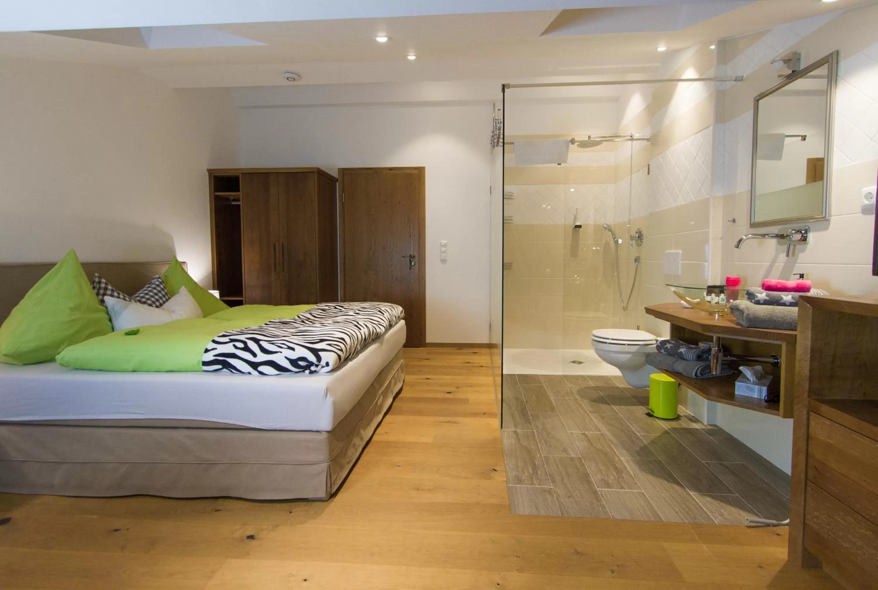 Photo of the whole room in Hotel Alpenblick