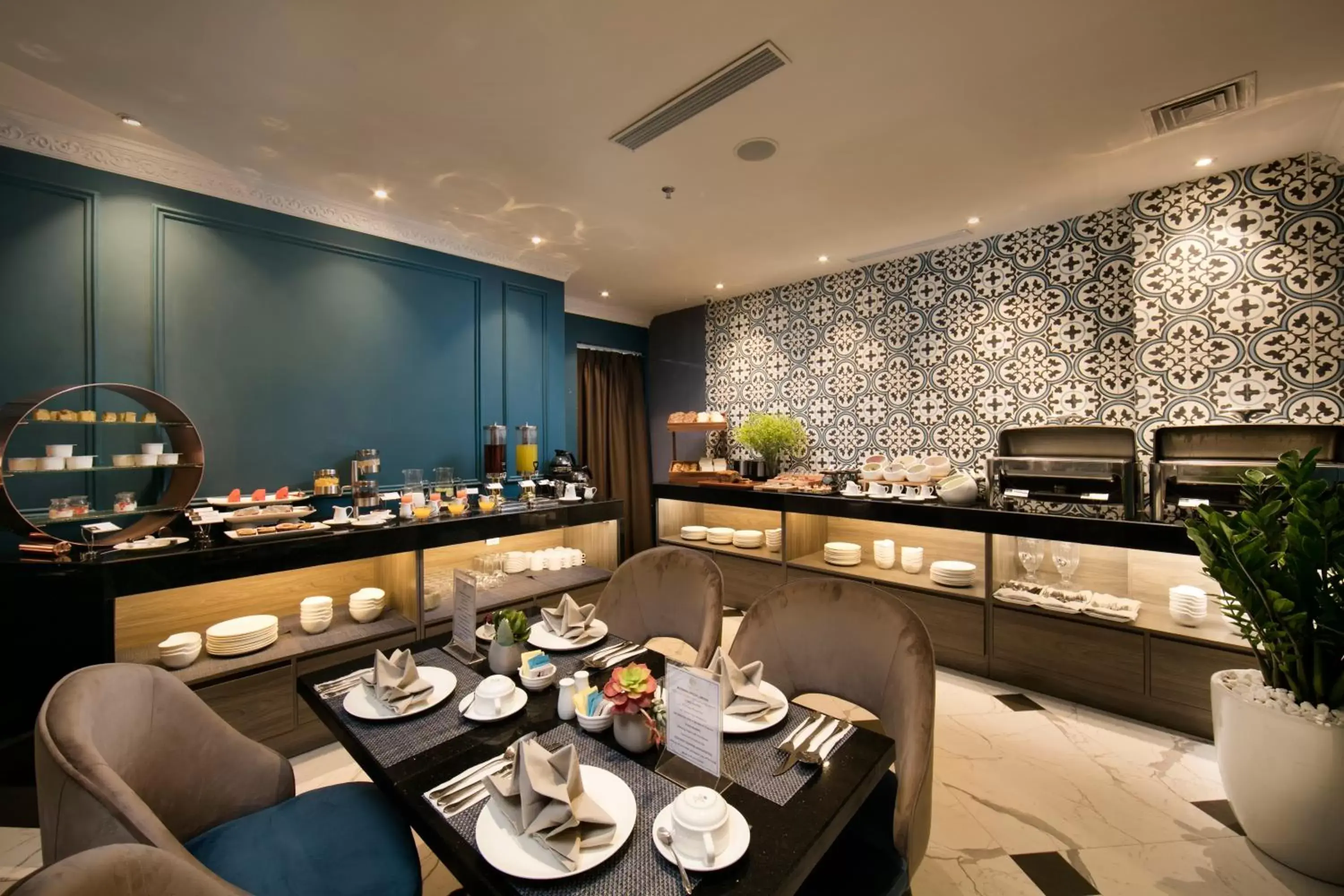 Breakfast, Restaurant/Places to Eat in Hanoi Allure Hotel