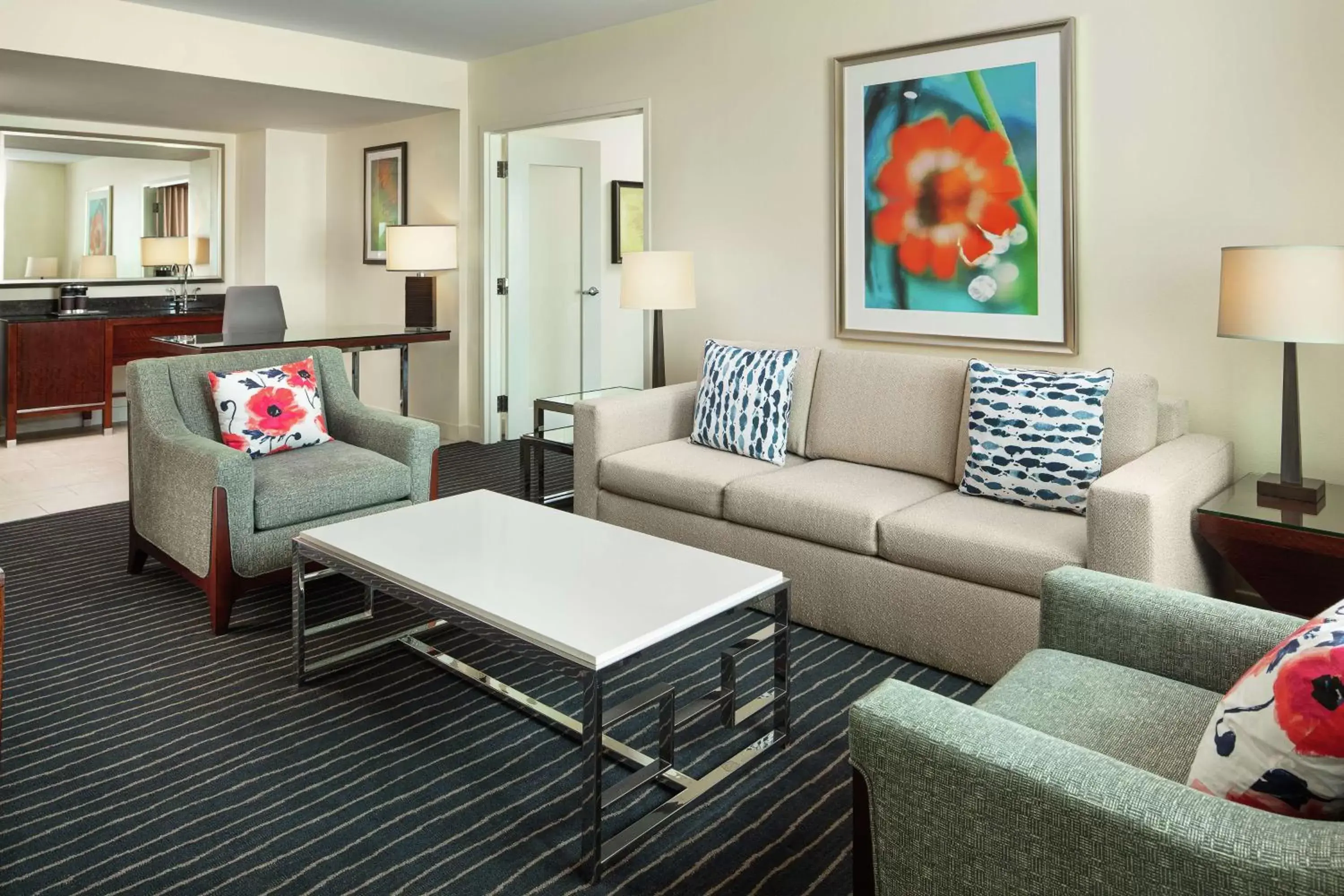 Living room, Seating Area in Hilton Orlando