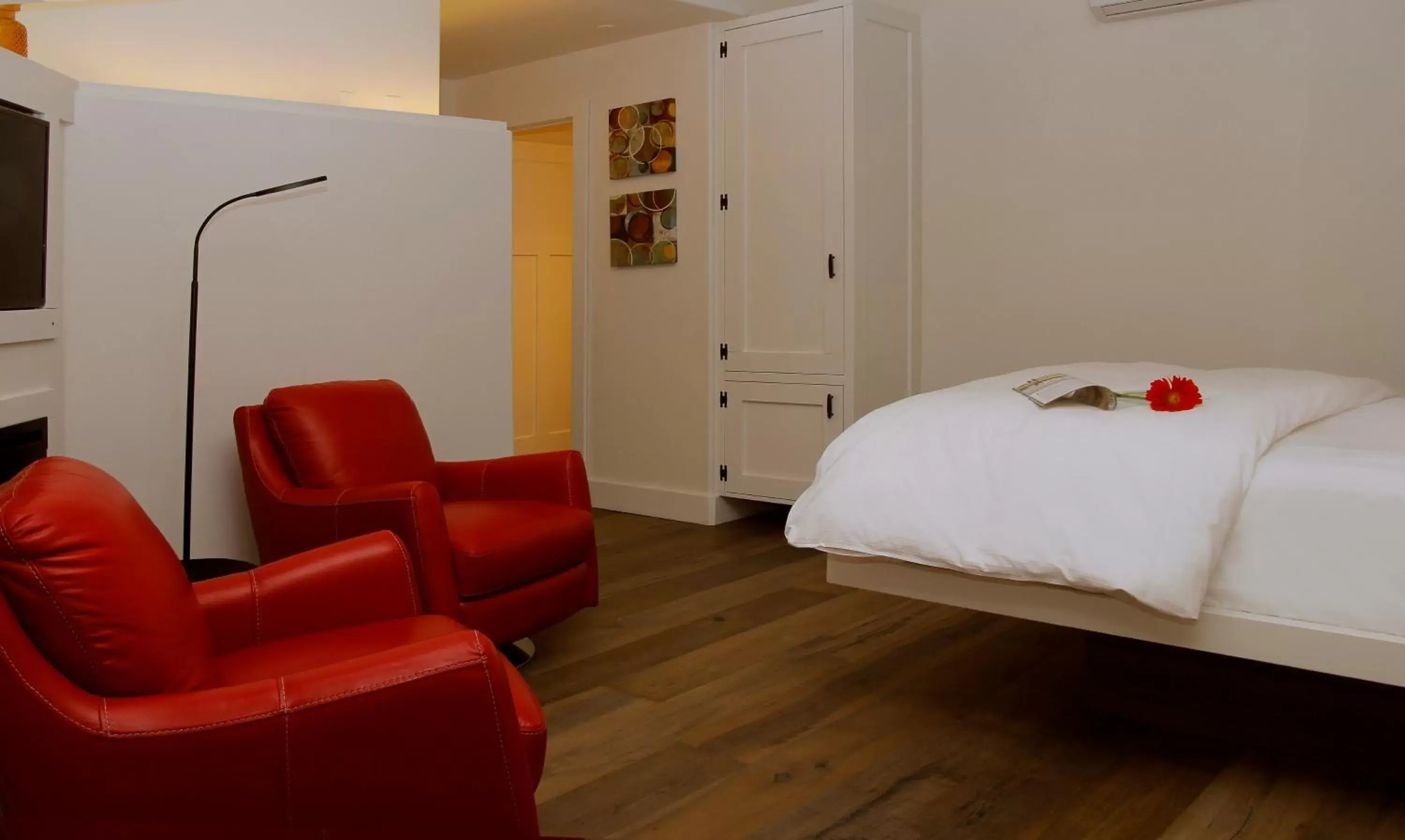 Queen Room in The Grand Idyllwild Lodge Queen Room in The Grand Idyllwild Lodge