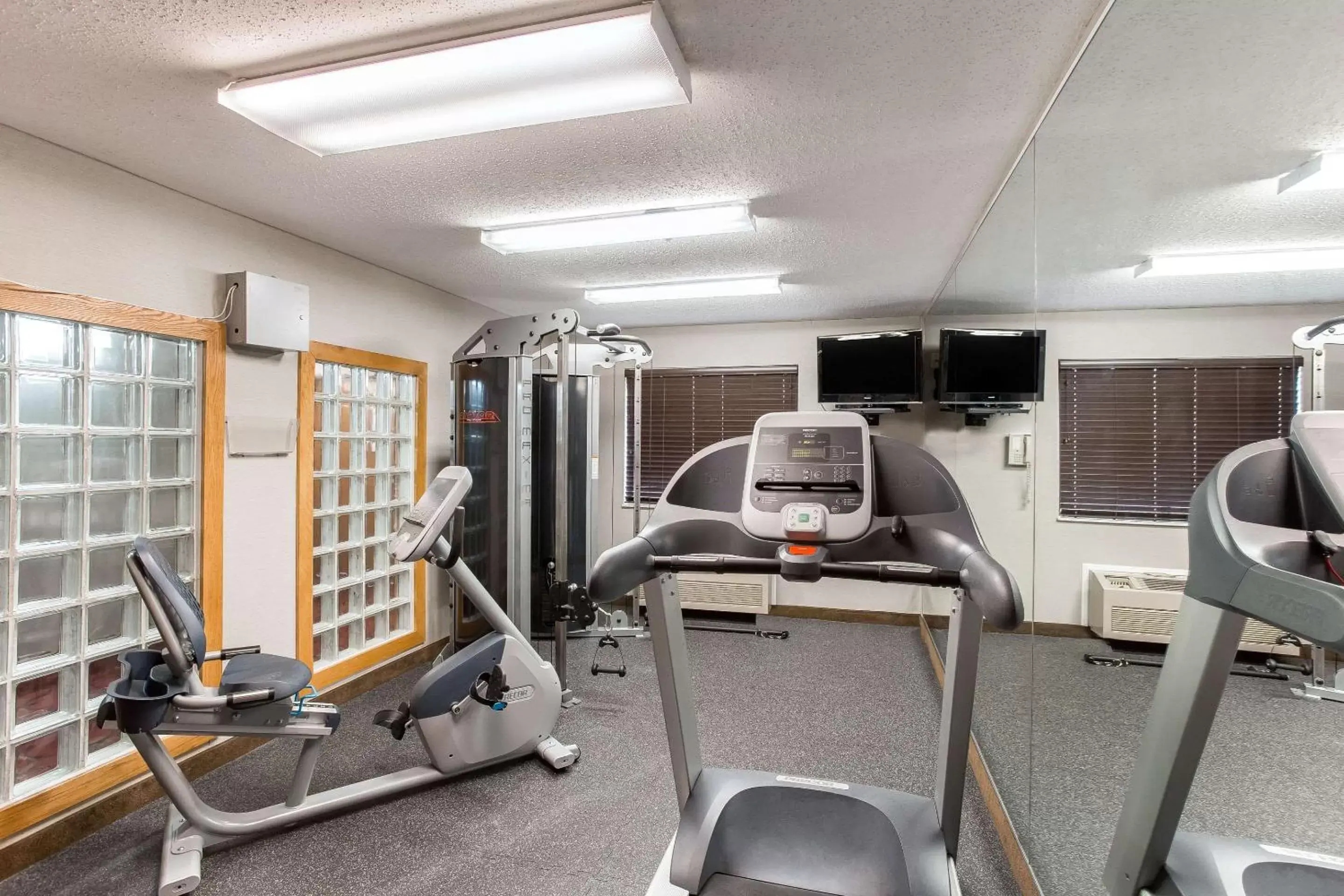 Fitness centre/facilities in Quality Inn Fitness centre/facilities in Quality Inn