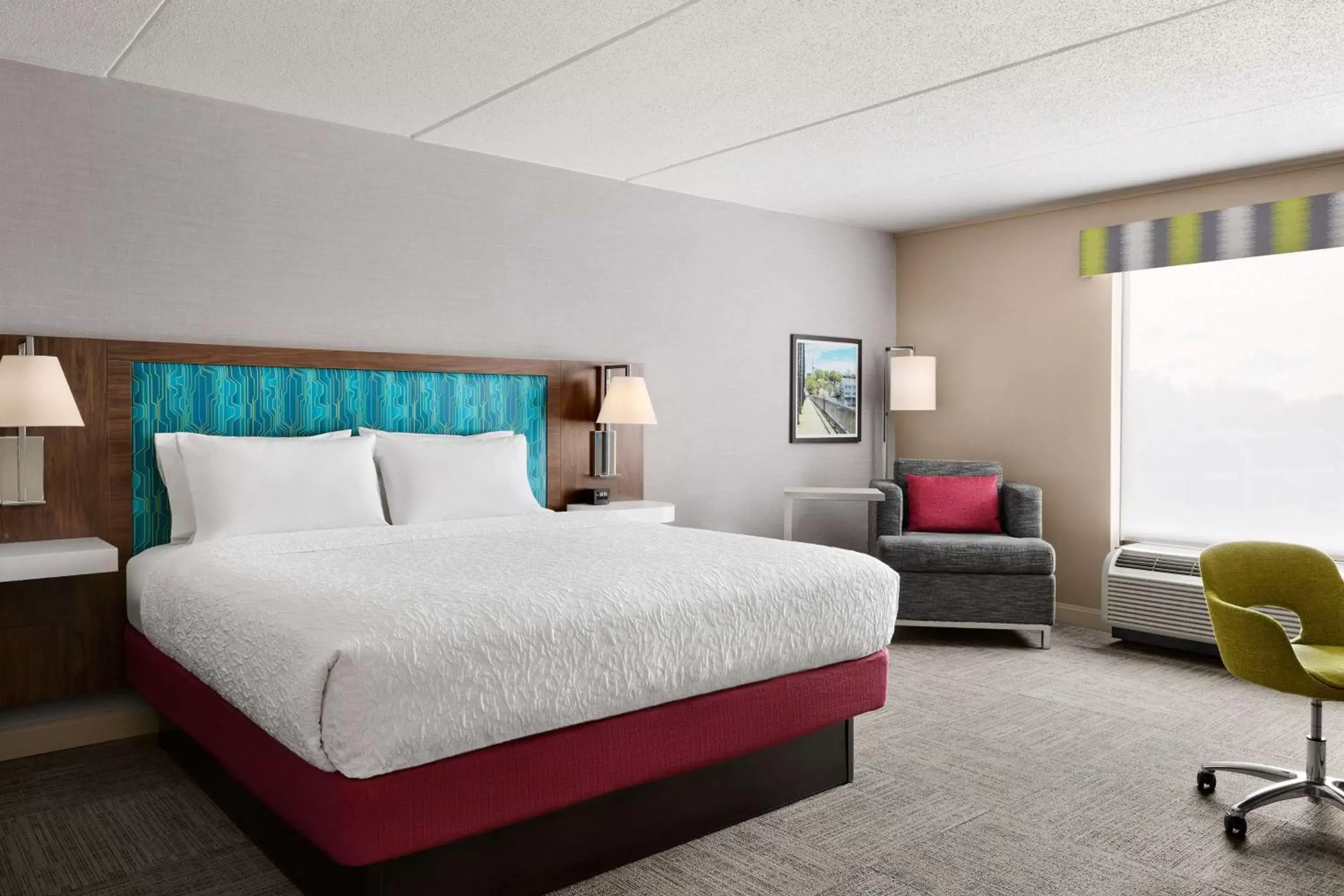 Bed in Hampton Inn & Suites West Haven