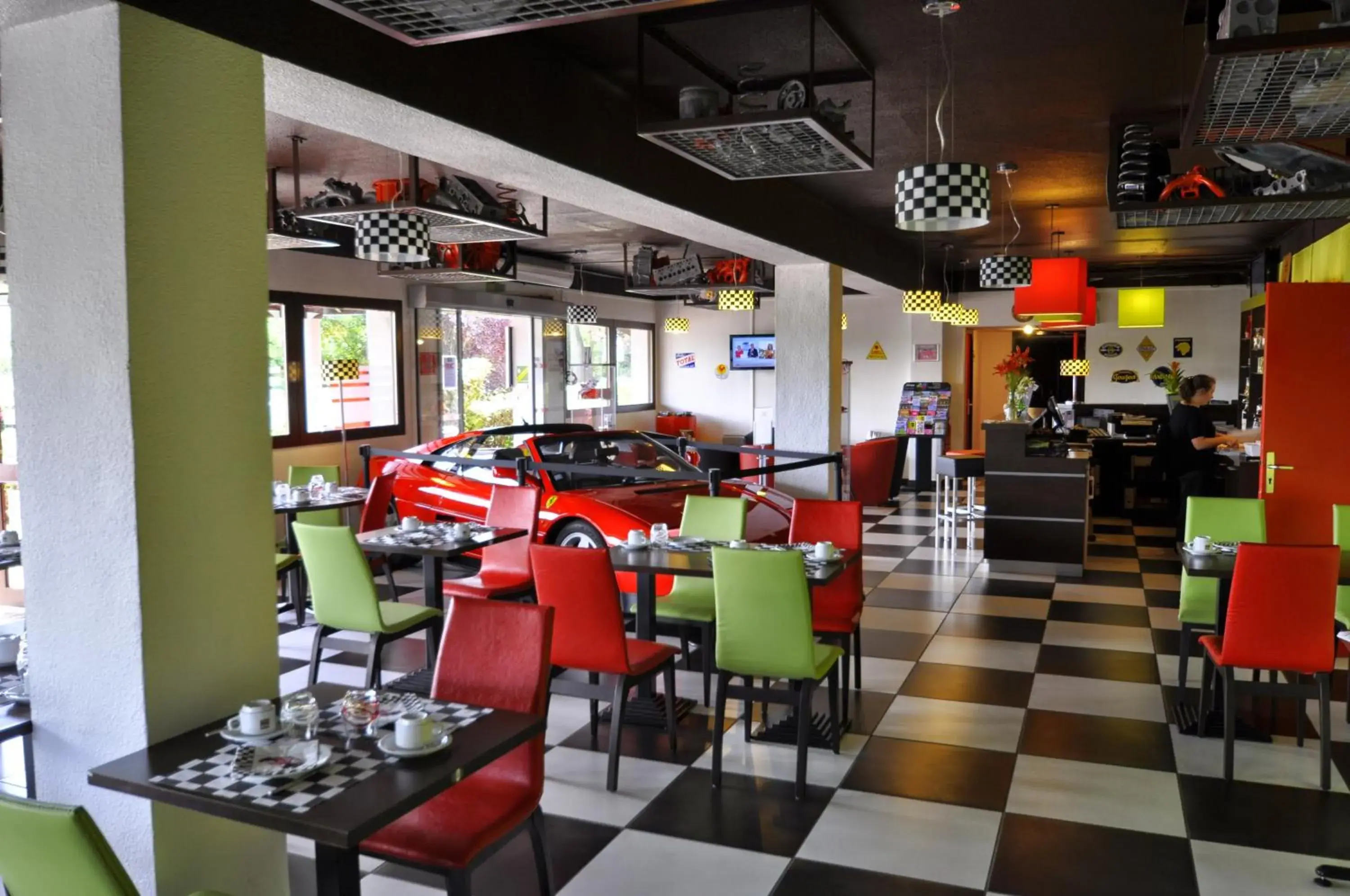 Lobby or reception, Restaurant/Places to Eat in Kyriad Design Enzo De Vierzon