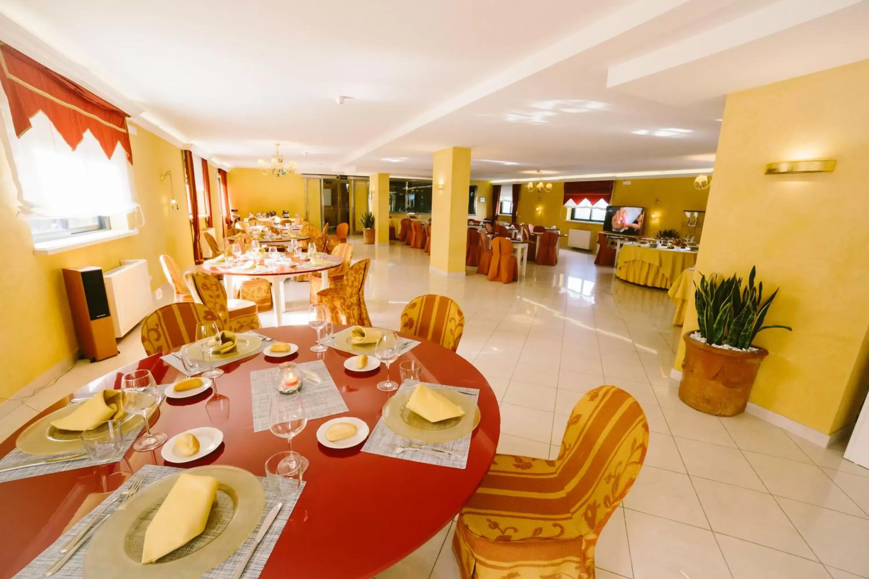 Restaurant/Places to Eat in Hotel Residence Federiciano