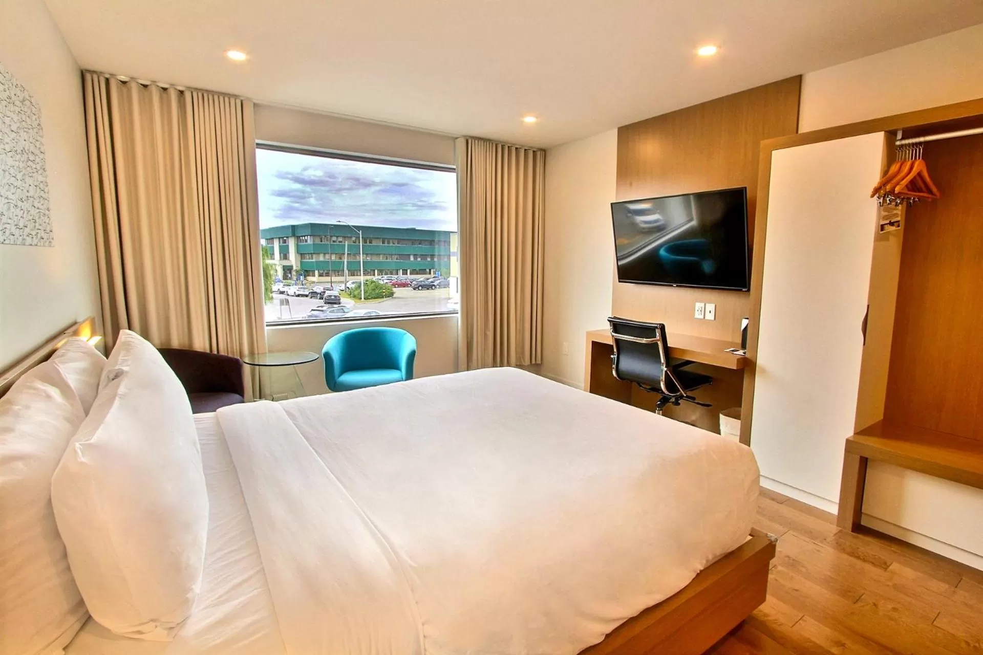 Photo of the whole room, Bed in Hôtel Le Navigateur