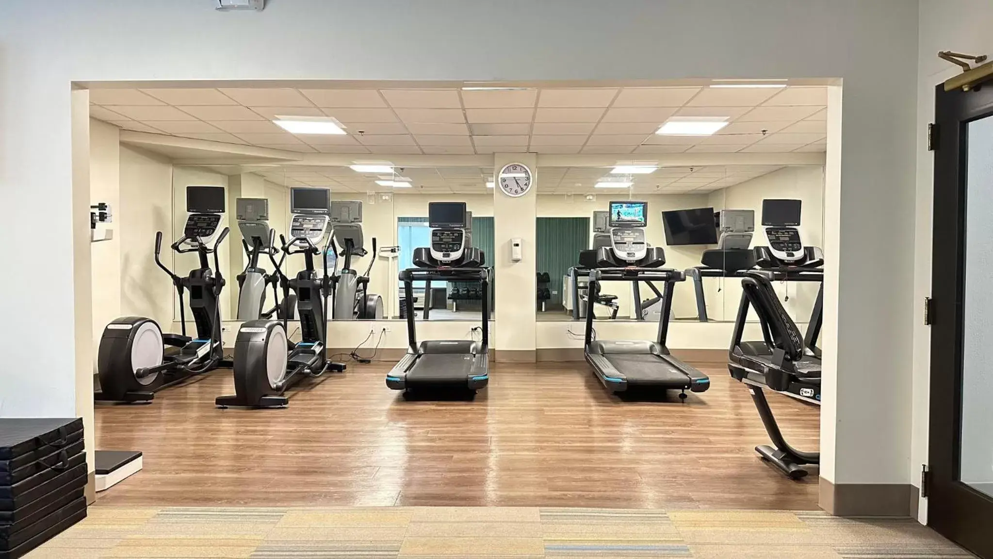 Spa and wellness centre/facilities in Holiday Inn Express & Suites - Prospect Heights by IHG Spa and wellness centre/facilities in Holiday Inn Express & Suites - Prospect Heights by IHG