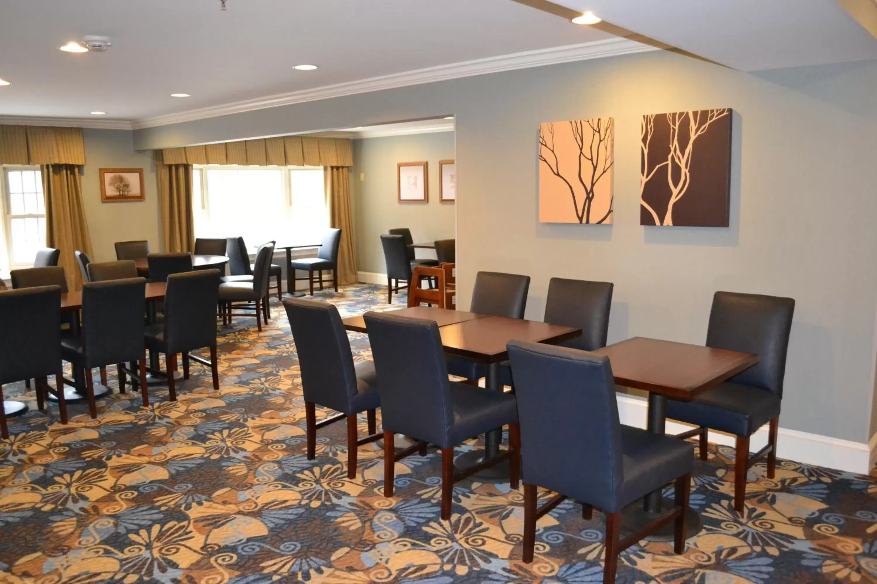 Breakfast, Restaurant/Places to Eat in Holiday Inn Express and Suites Merrimack, an IHG Hotel