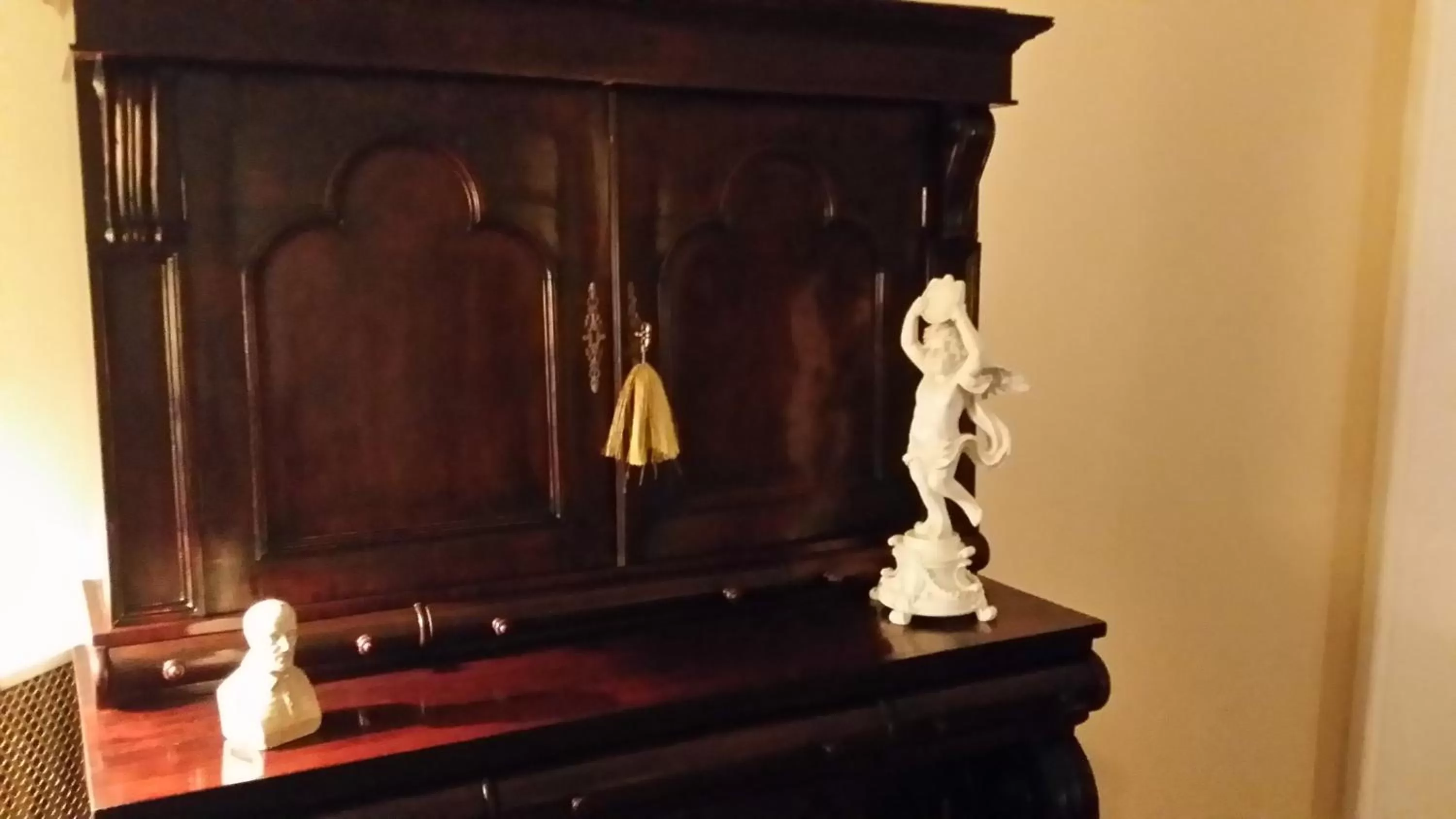 Decorative detail in Grand Boutique Hotel