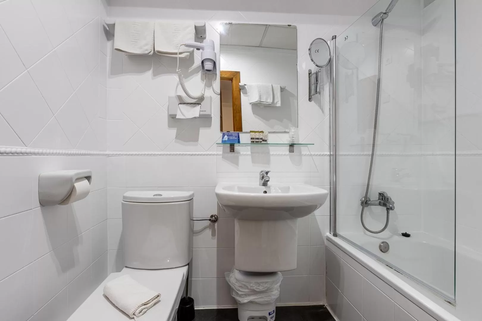 Shower in Hotel Madrid