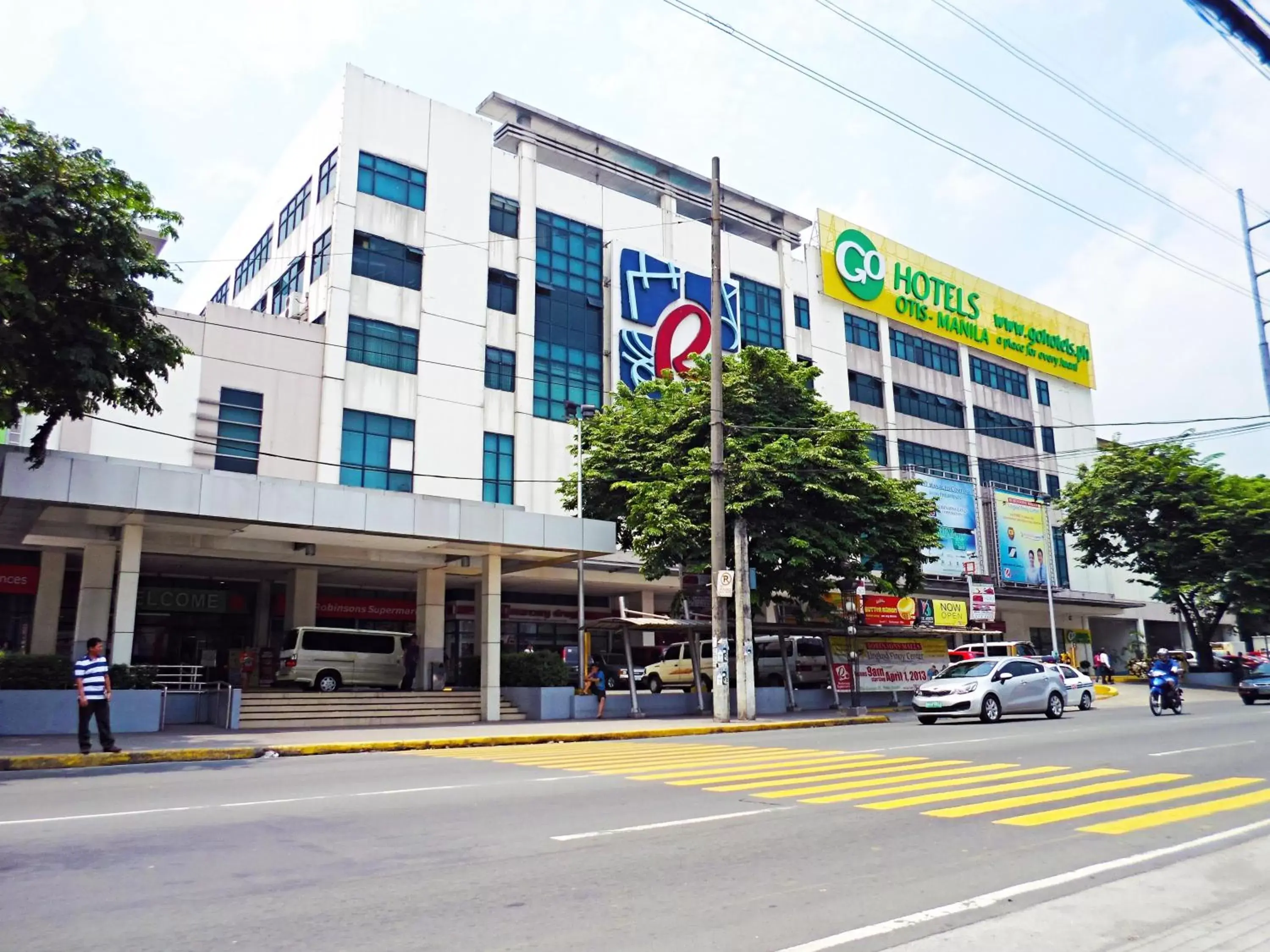 Facade/entrance, Property Building in Go Hotels Otis - Manila