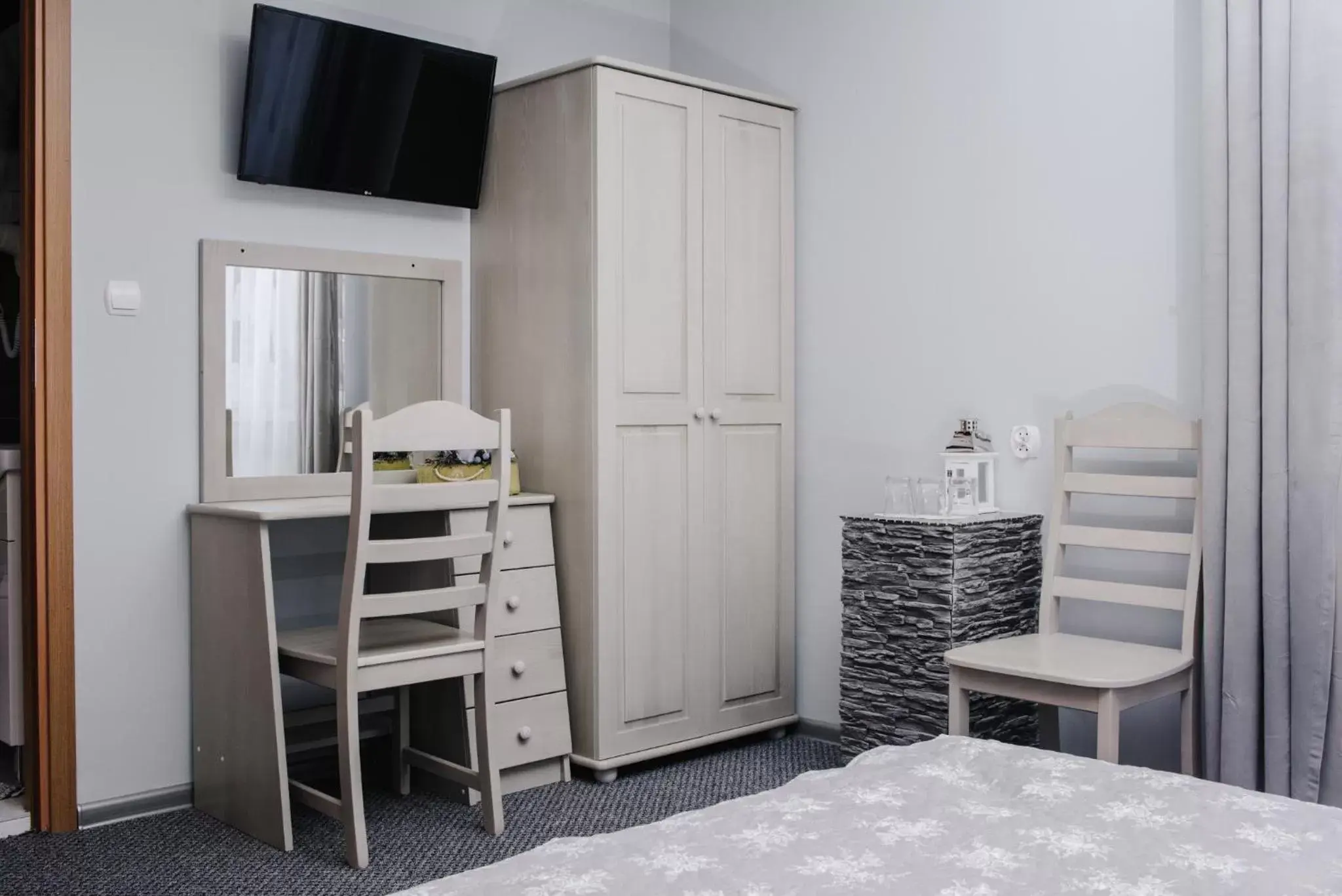 Triple Room with Bathroom in Ośrodek Wypoczynkowy Anna Ila Triple Room with Bathroom in Ośrodek Wypoczynkowy Anna Ila