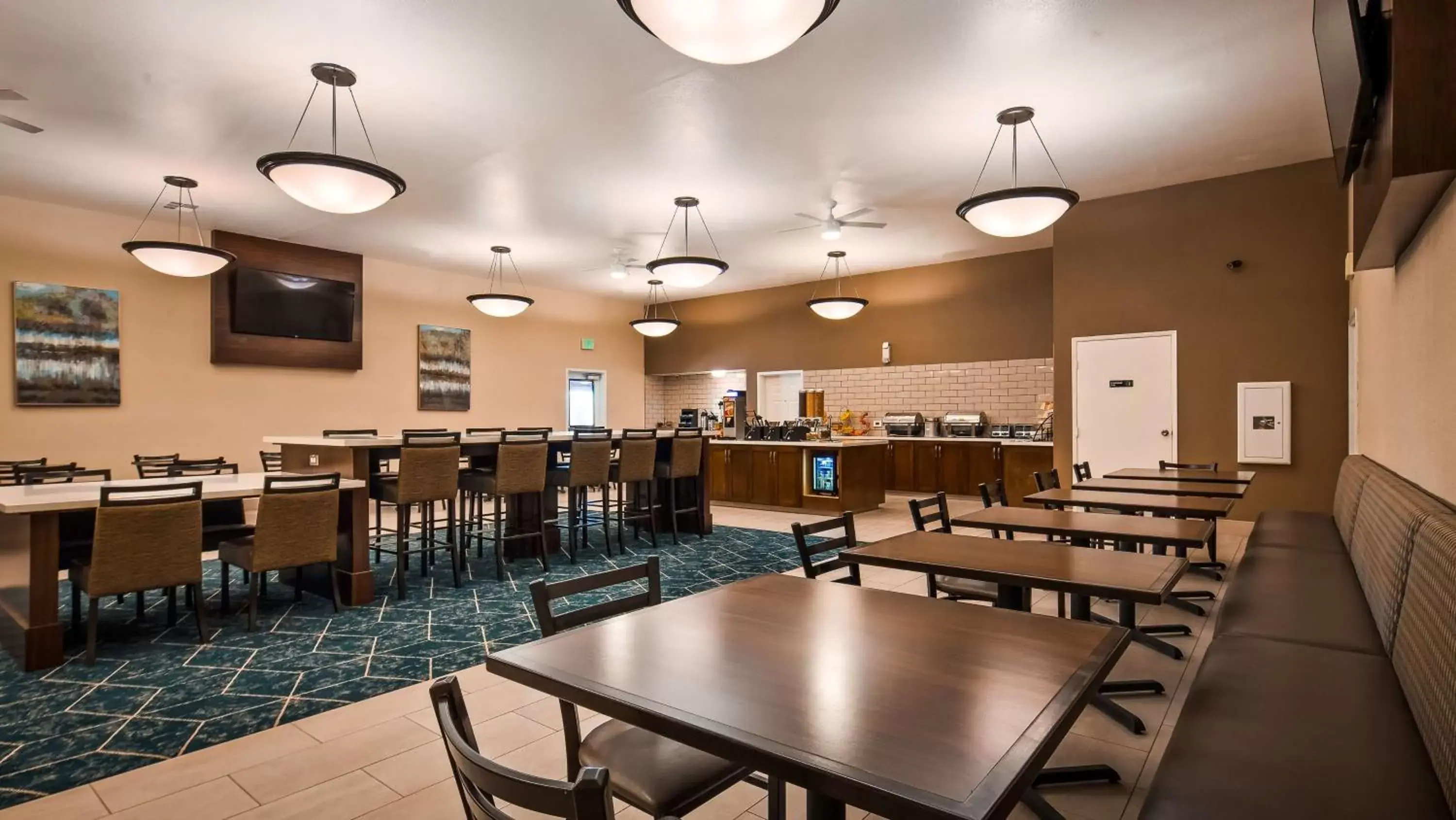 Restaurant/Places to Eat in Best Western Plus Executive Inn & Suites