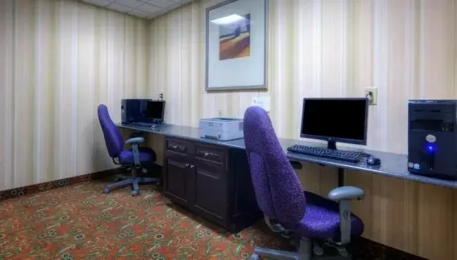 Business facilities, TV/Entertainment Center in Country Inn & Suites by Radisson, Petersburg, VA