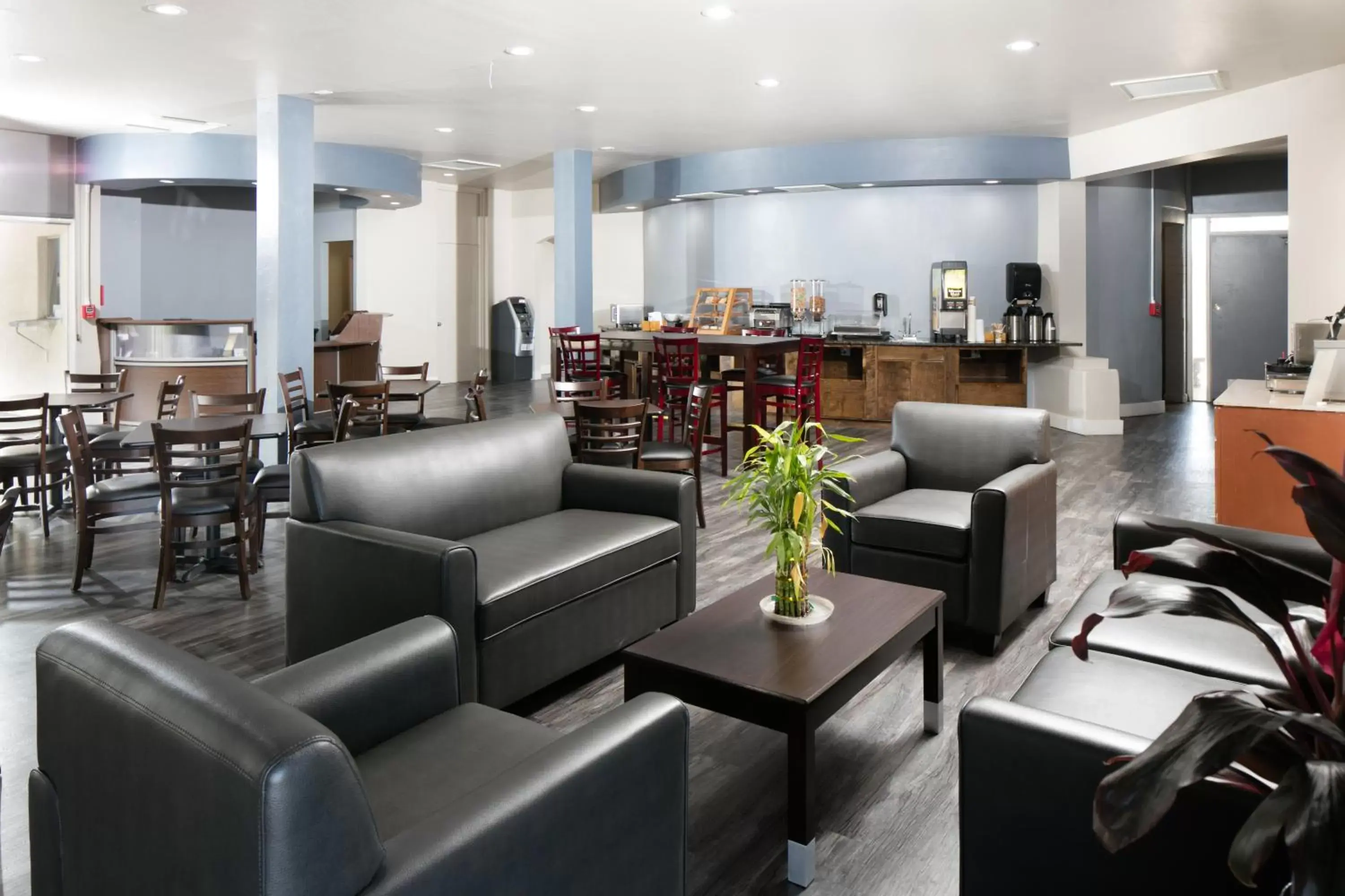 Lobby or reception, Restaurant/Places to Eat in Red Lion Inn & Suites Tucson Downtown