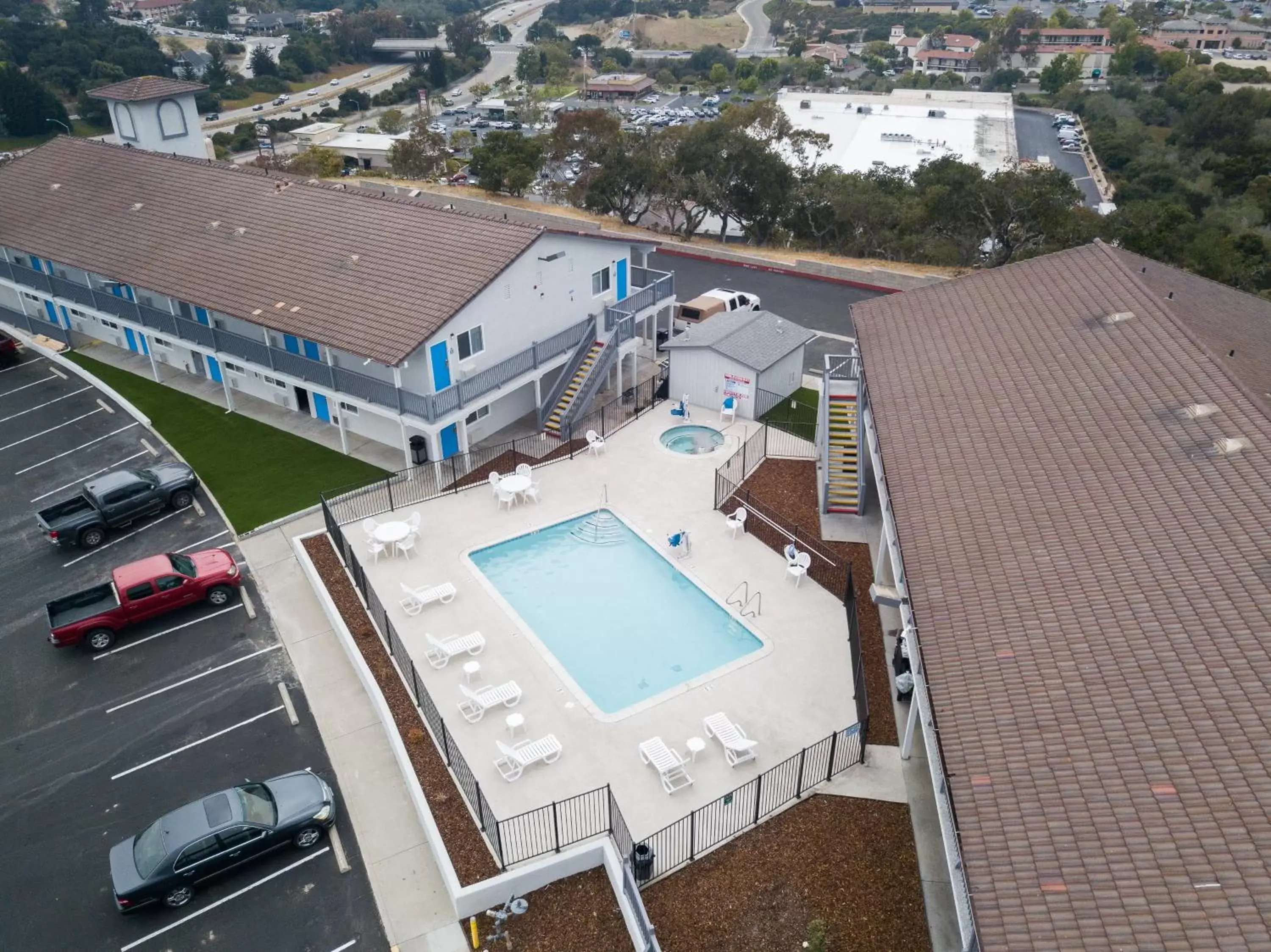 Swimming pool, Bird's-eye View in Pismo View Inn