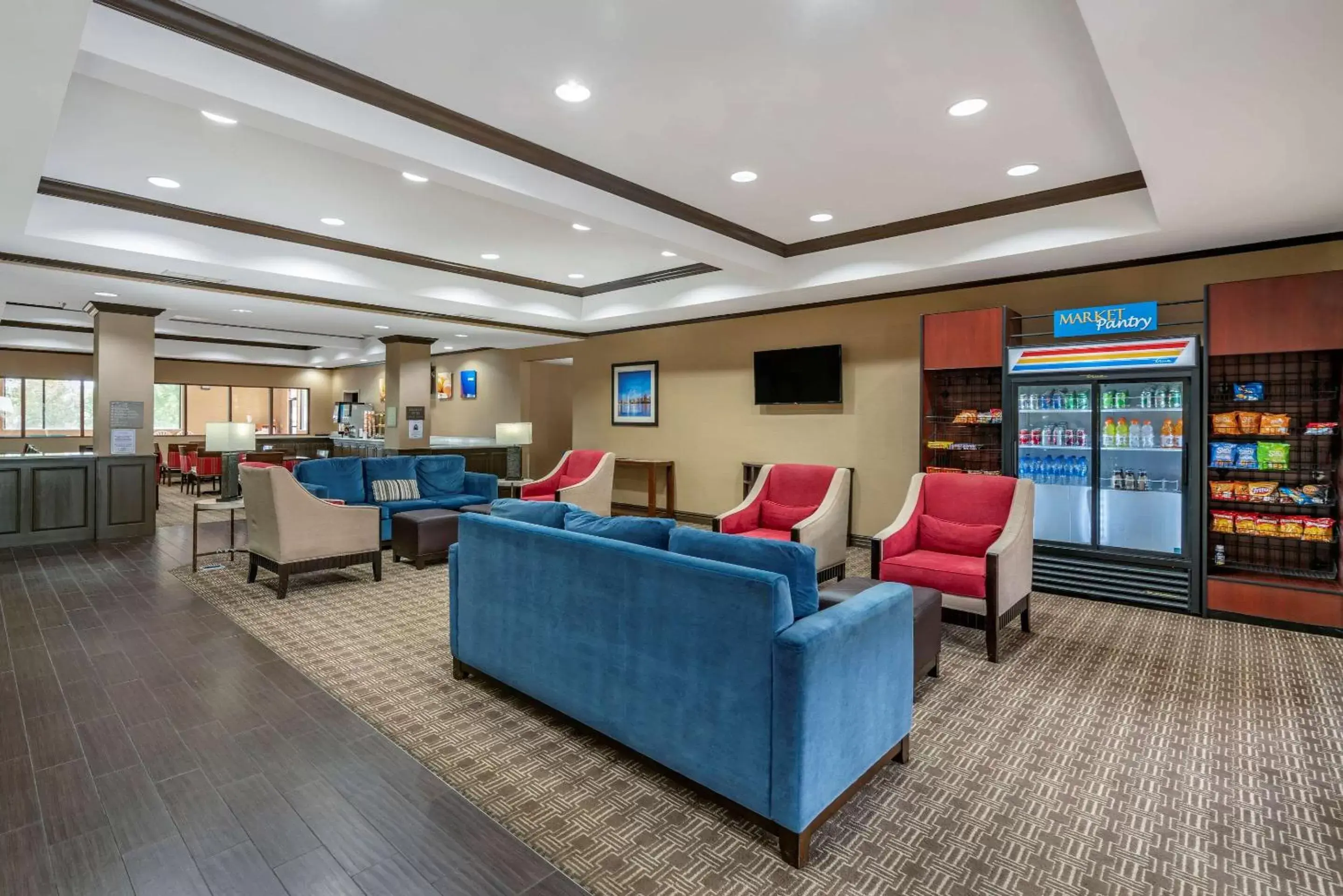 Lobby or reception, Lounge/Bar in Comfort Inn Near Six Flags St. Louis