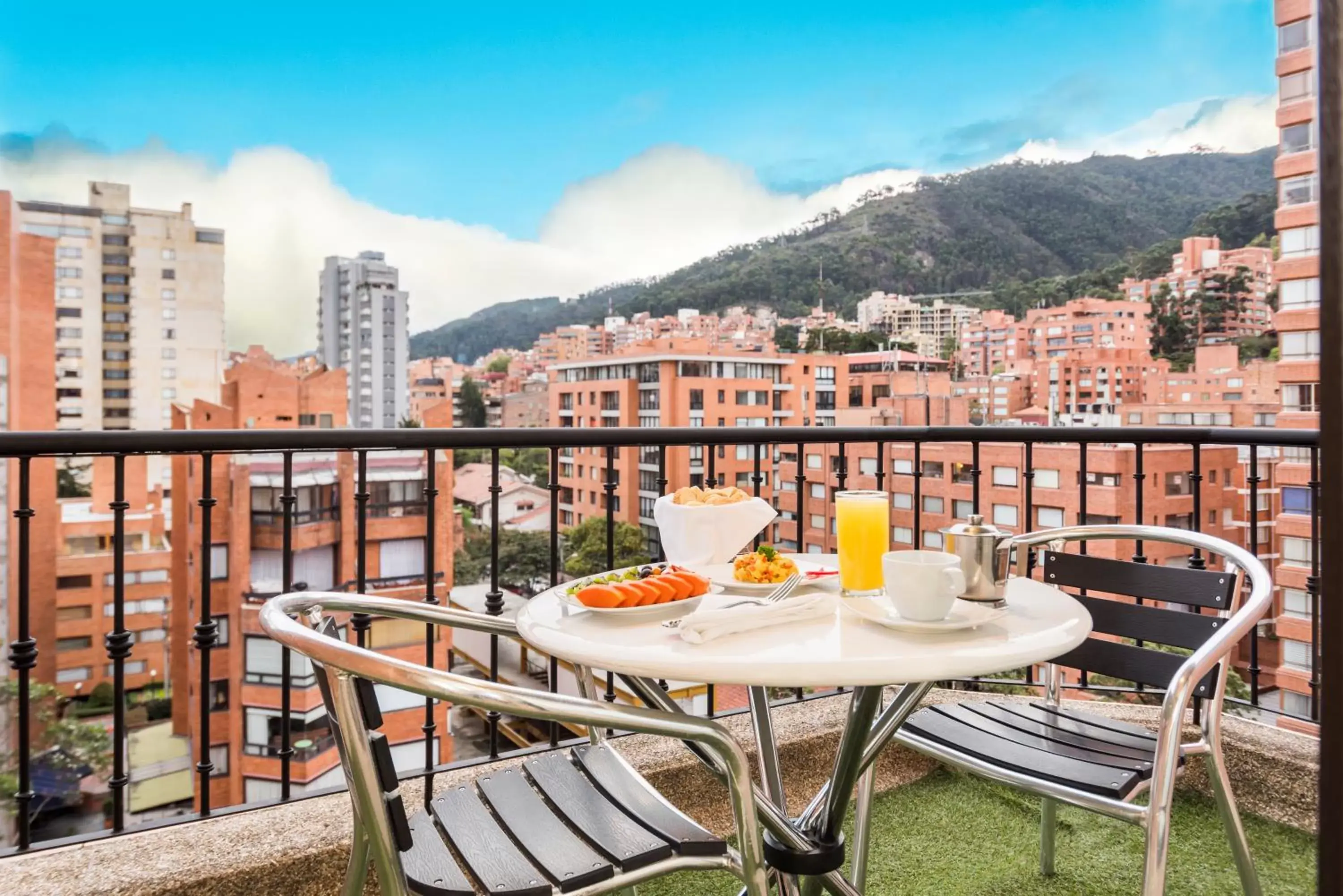 Patio in Hotel Rosales Plaza