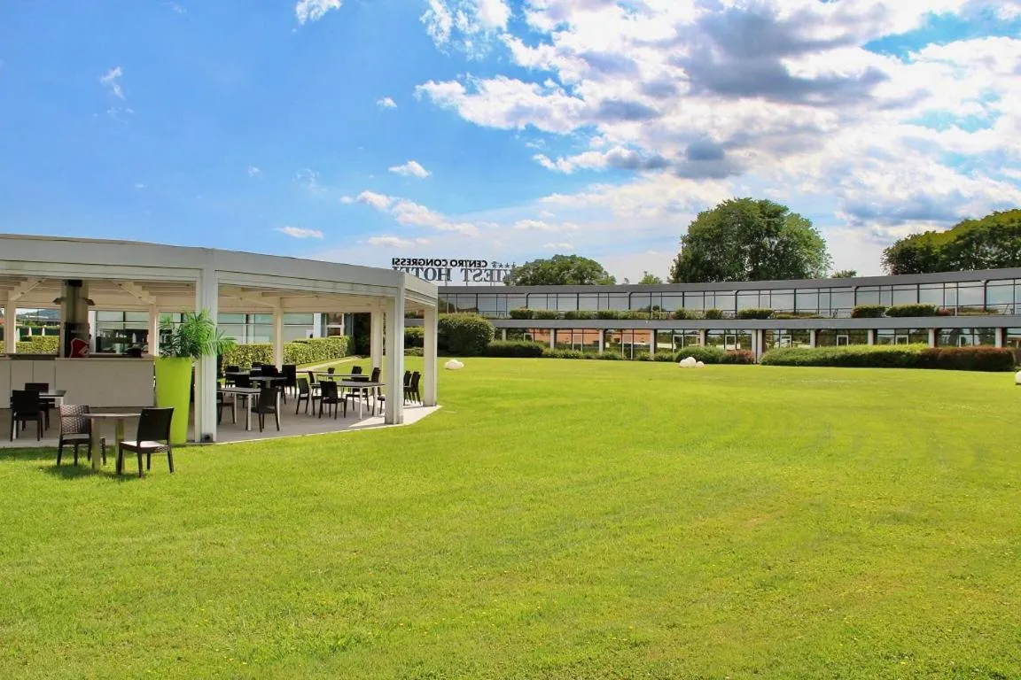 Property building in Hotel Viest