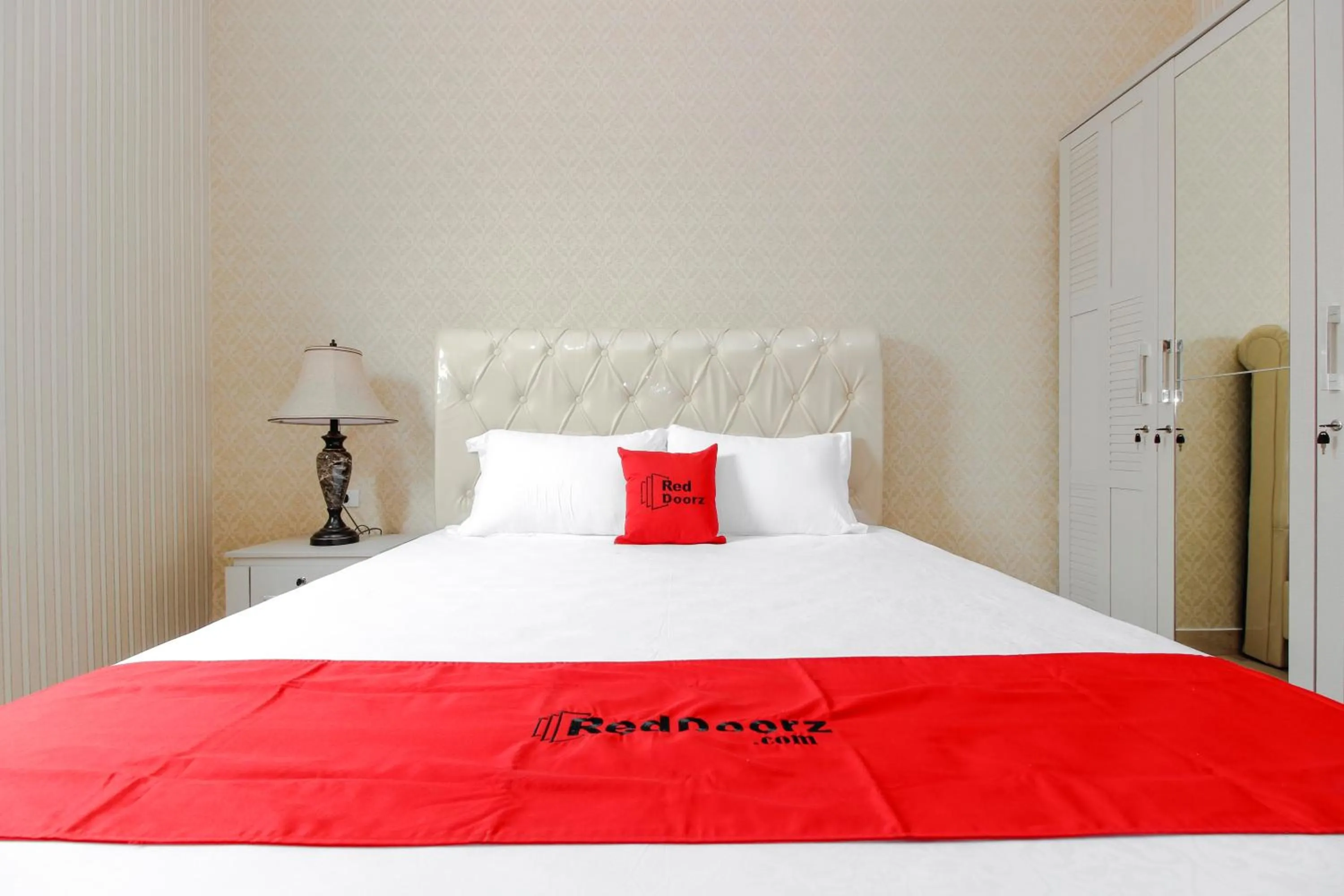 Bed in RedDoorz Plus @ Kwitang 2