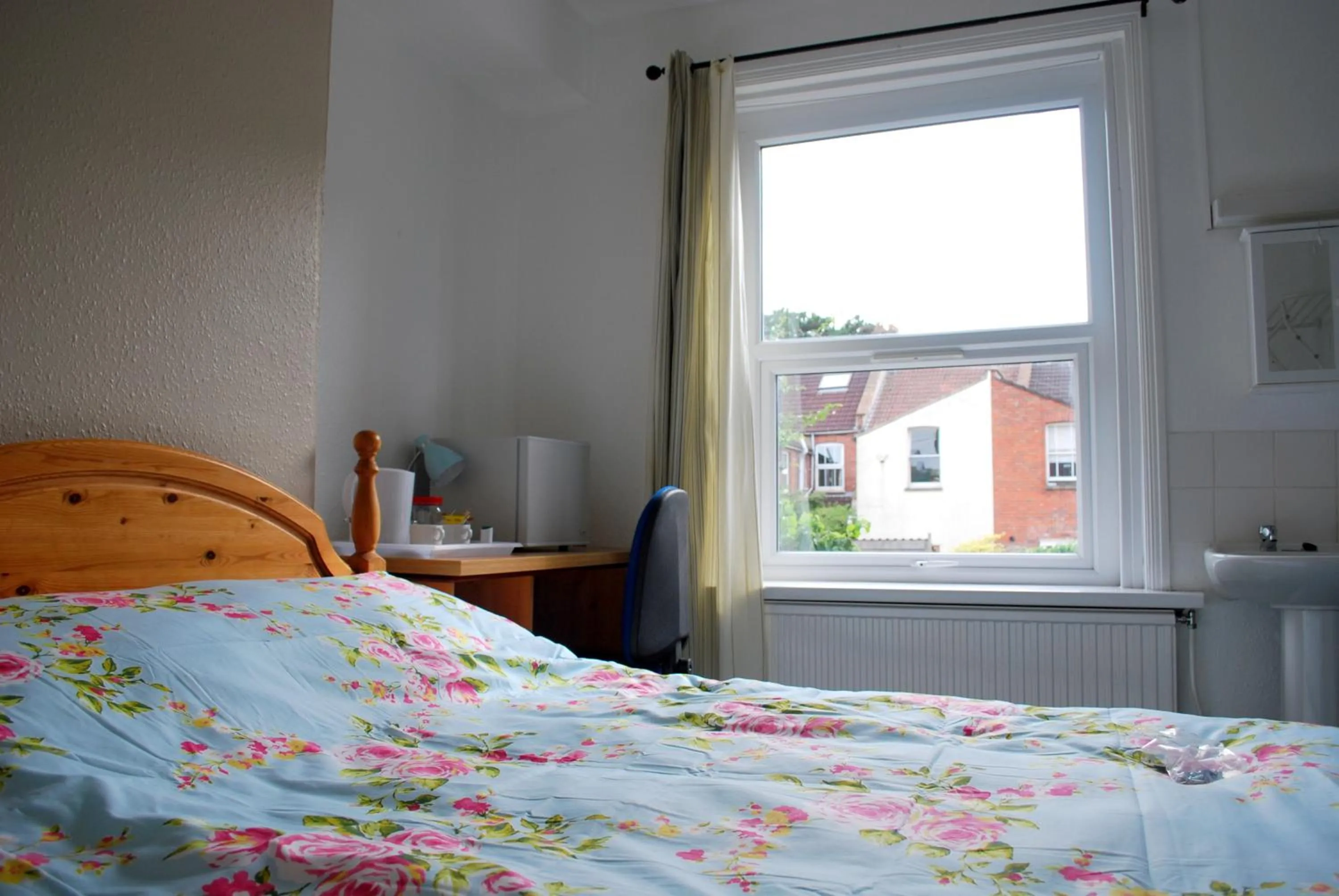 Photo of the whole room, Bed in Clift Guest House