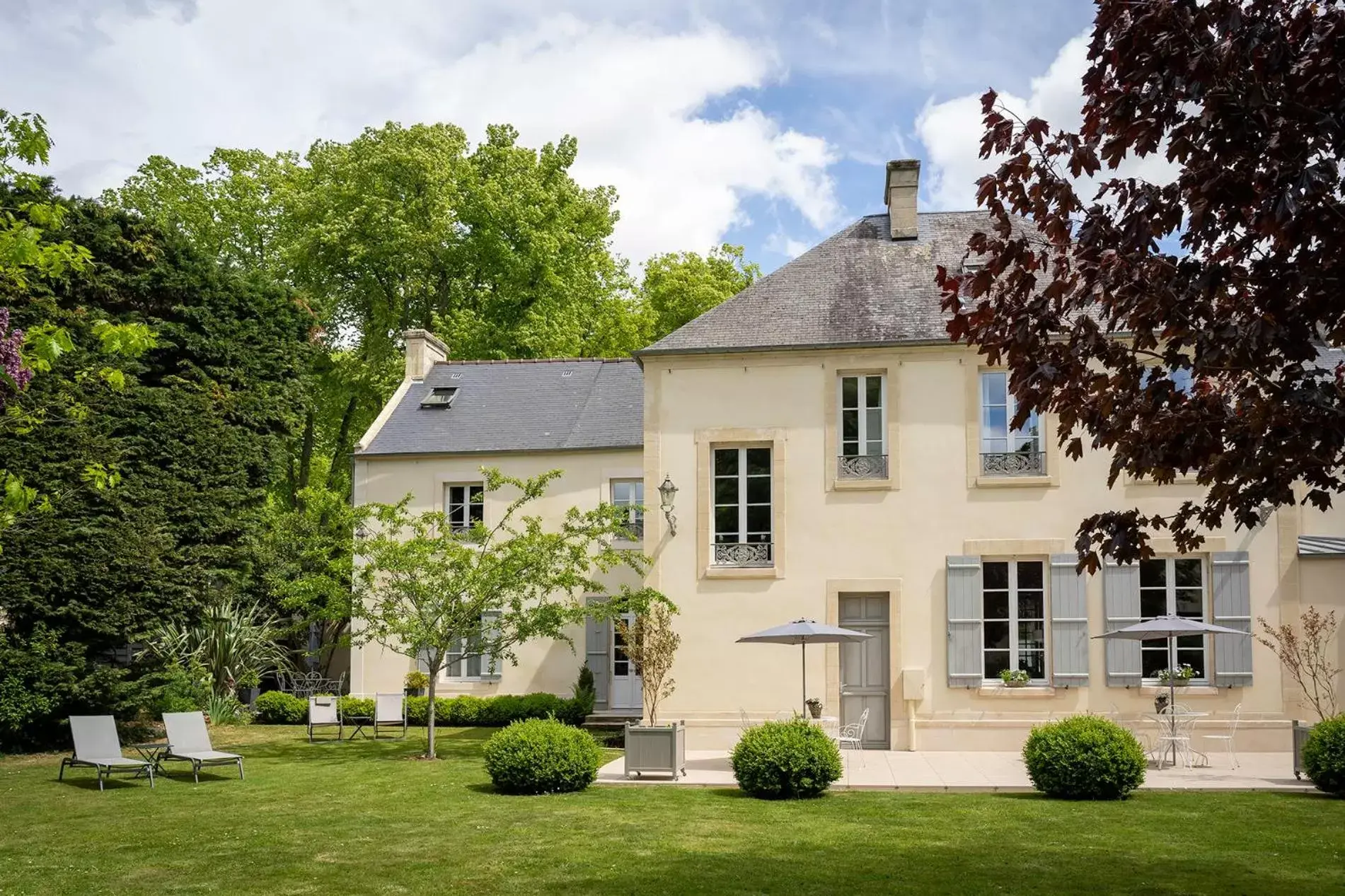 Property Building in Le Petit Matin