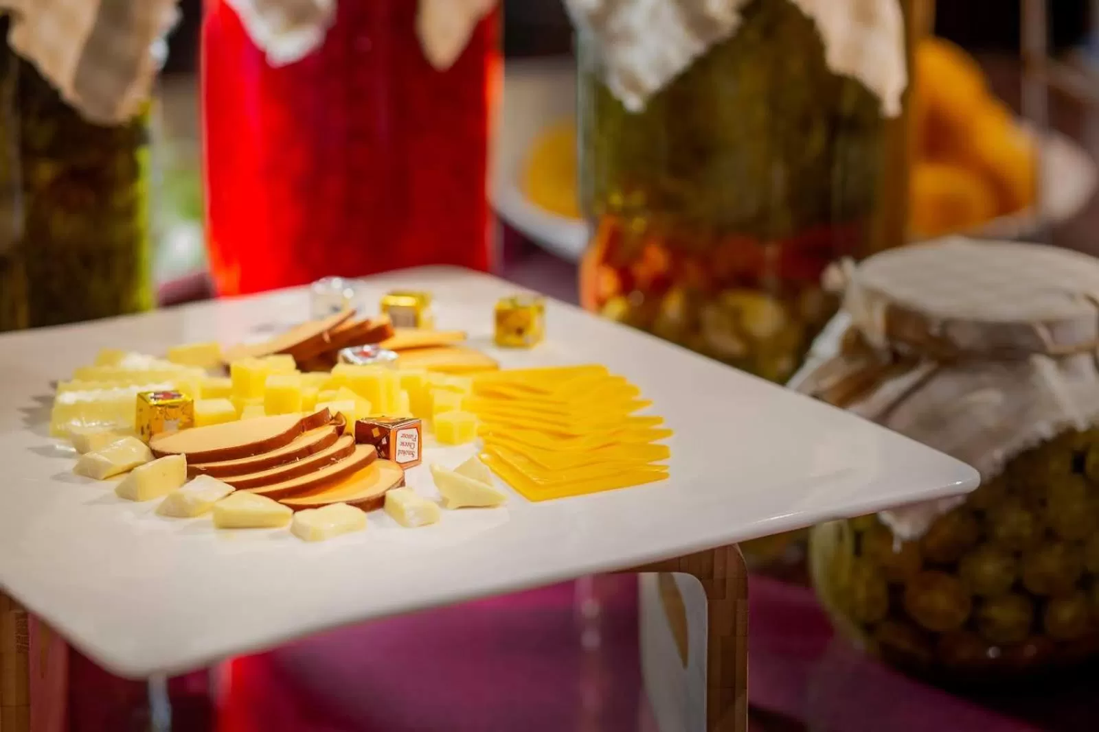 Breakfast in Green World ZhongXiao