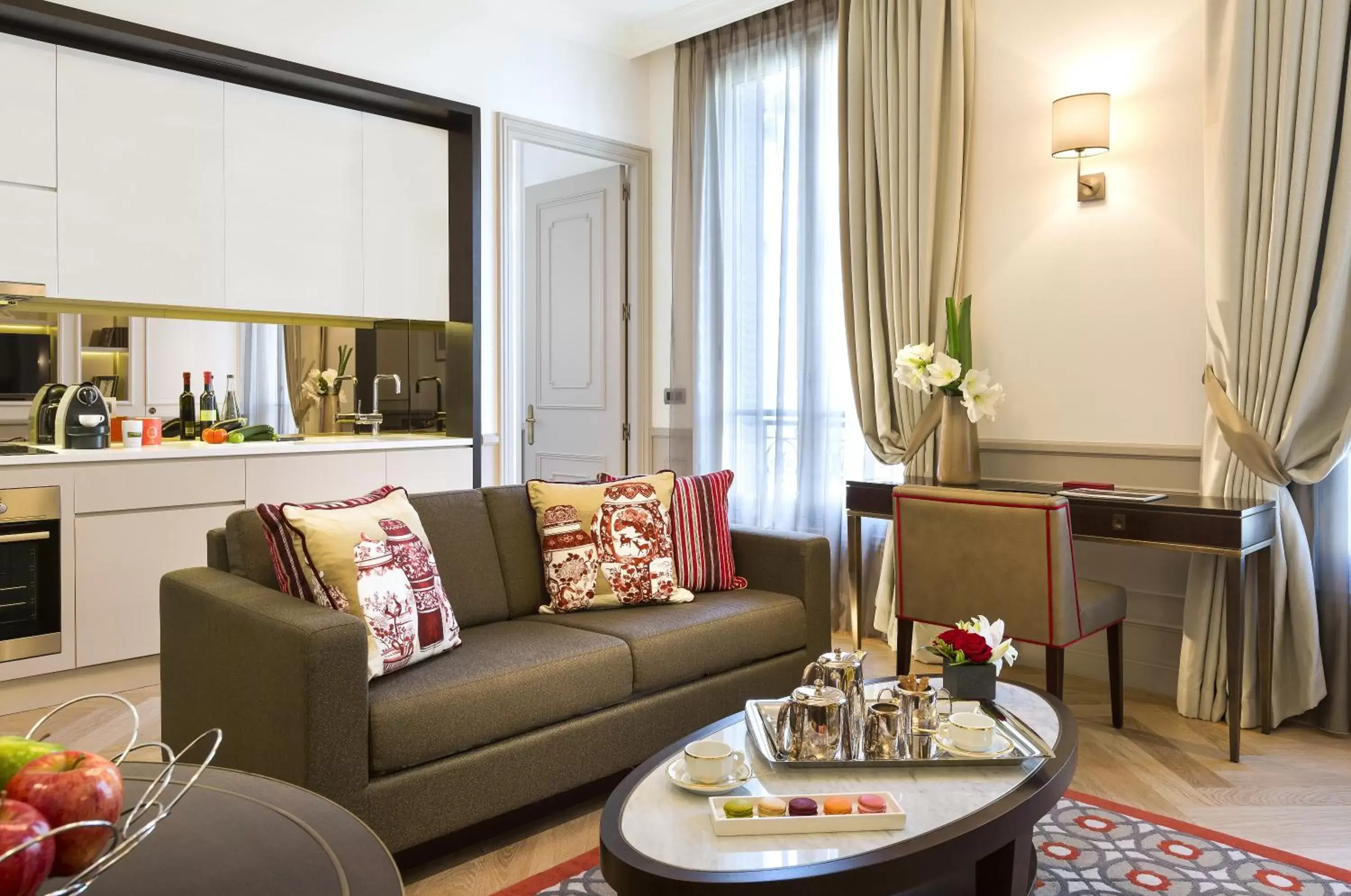Living room, Seating Area in La Clef Tour Eiffel Paris by The Crest Collection