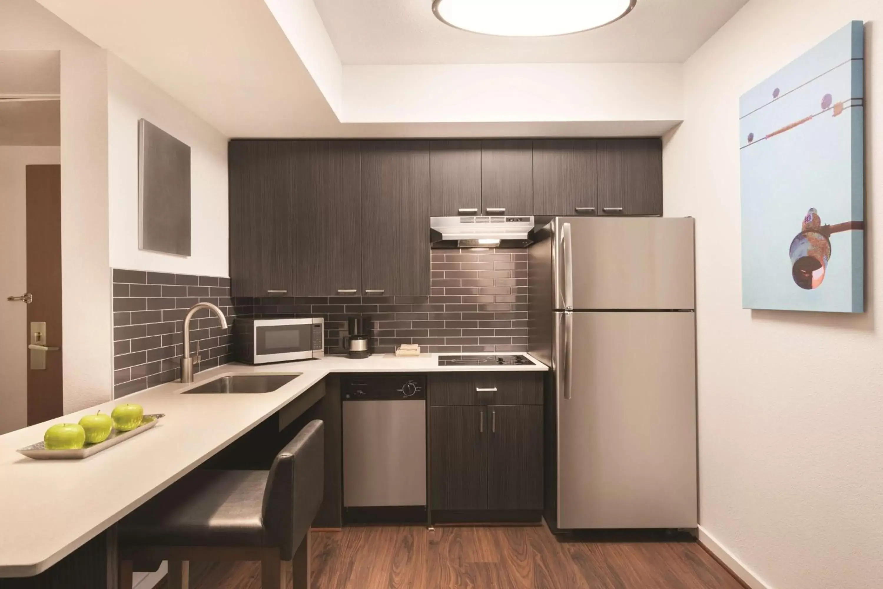 Kitchen or kitchenette, Kitchen/Kitchenette in Hyatt House Boston/Burlington