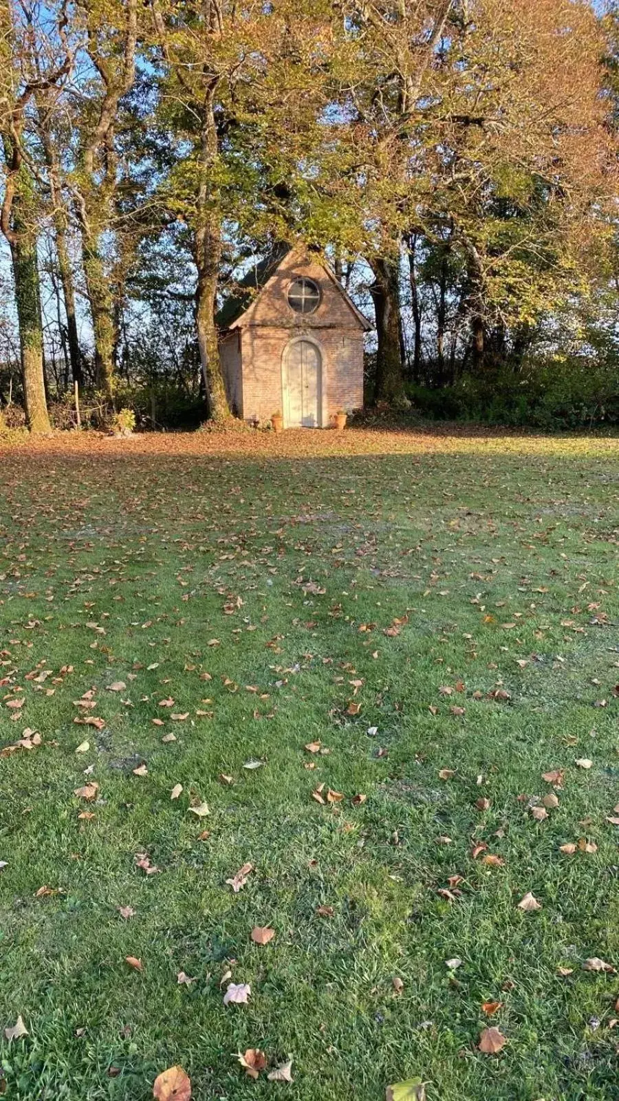 Place of worship, Garden in La Gironnerie