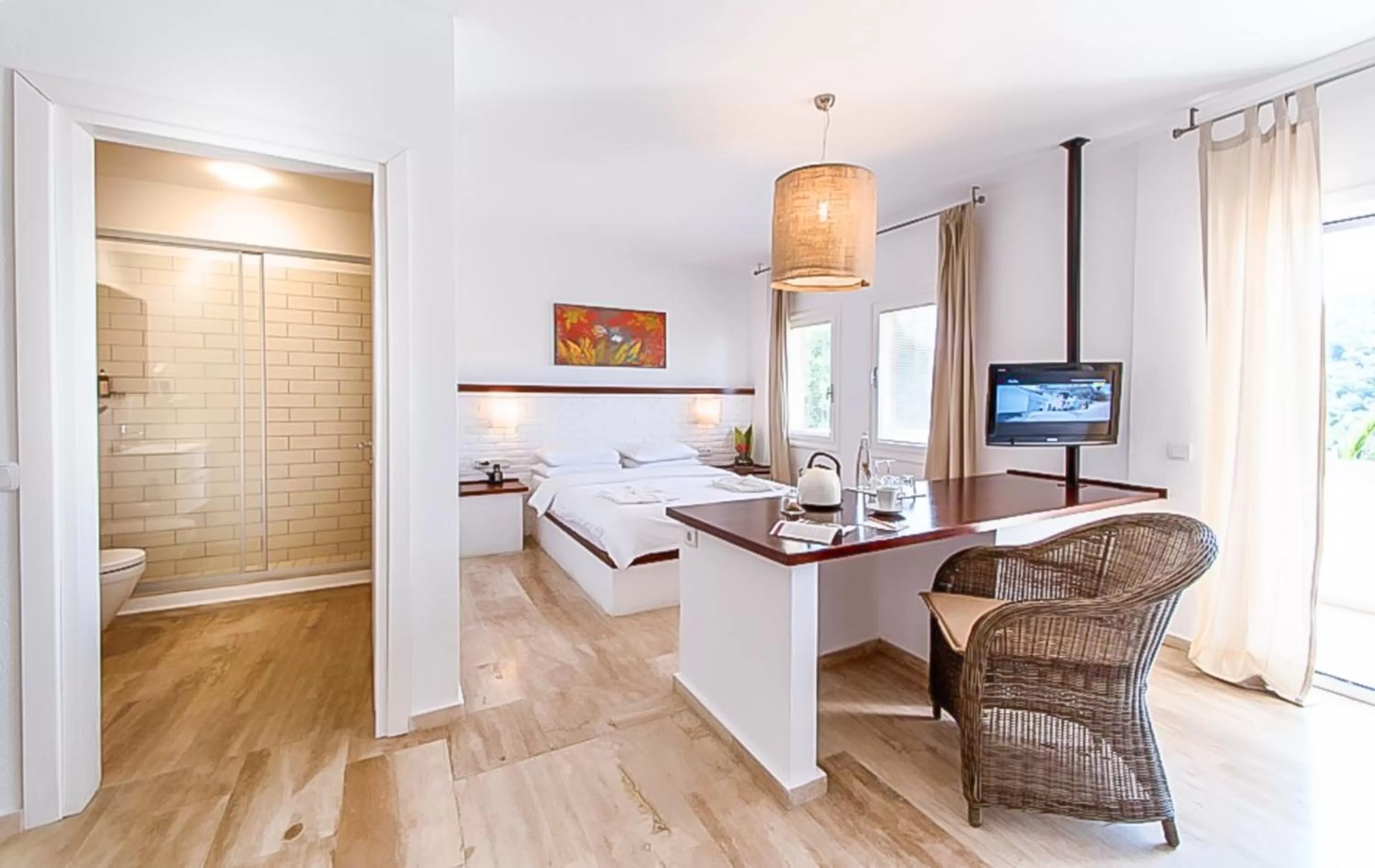 TV and multimedia in 4reasons hotel + bistro | 12+