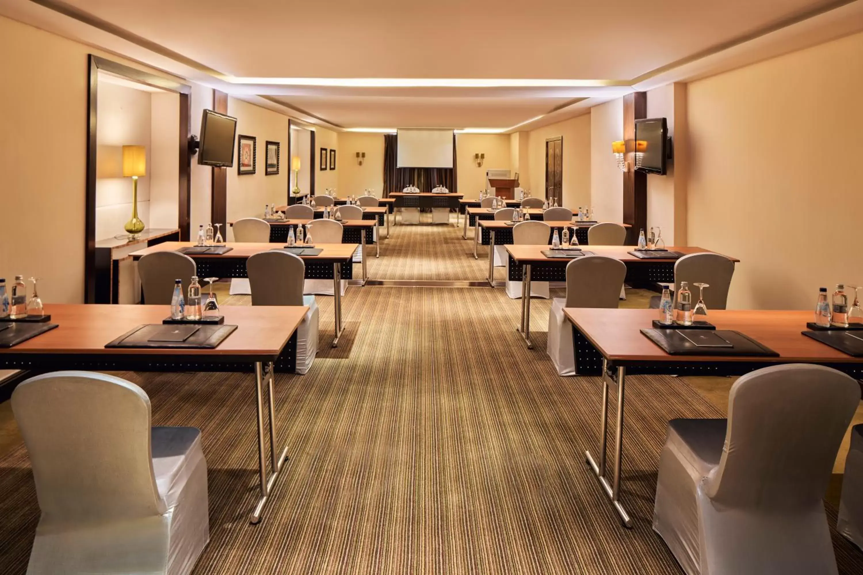 Meeting/conference room, Restaurant/Places to Eat in Sofitel Legend Old Cataract