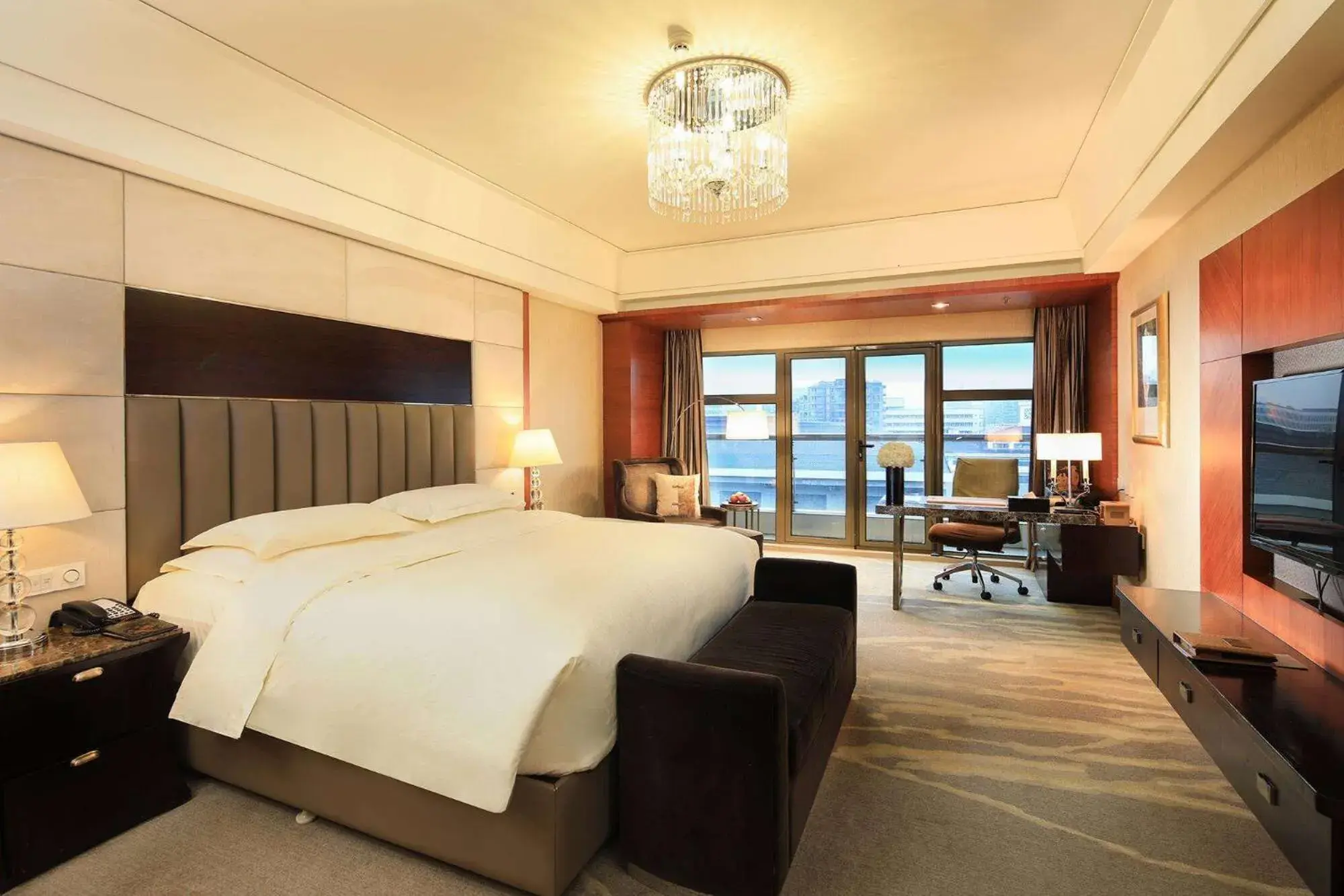 Photo of the whole room in Wyndham Grand Plaza Royale Hangzhou