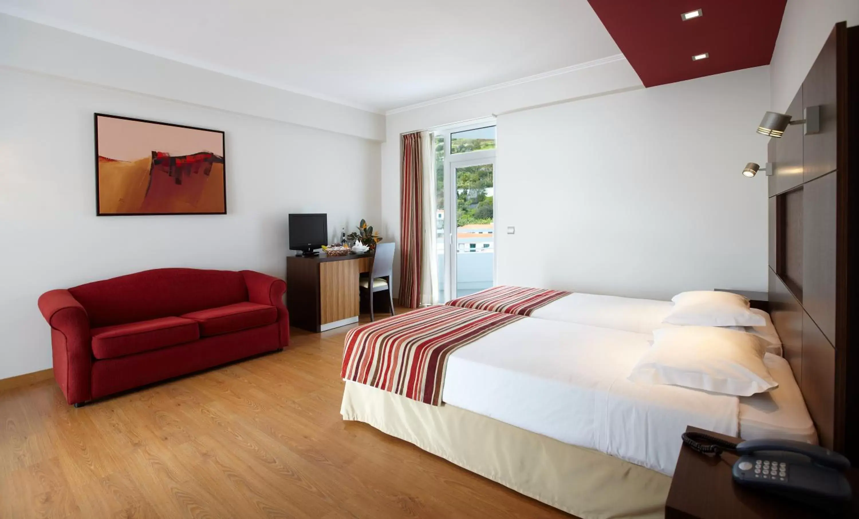 Bedroom in Muthu Raga Madeira Hotel