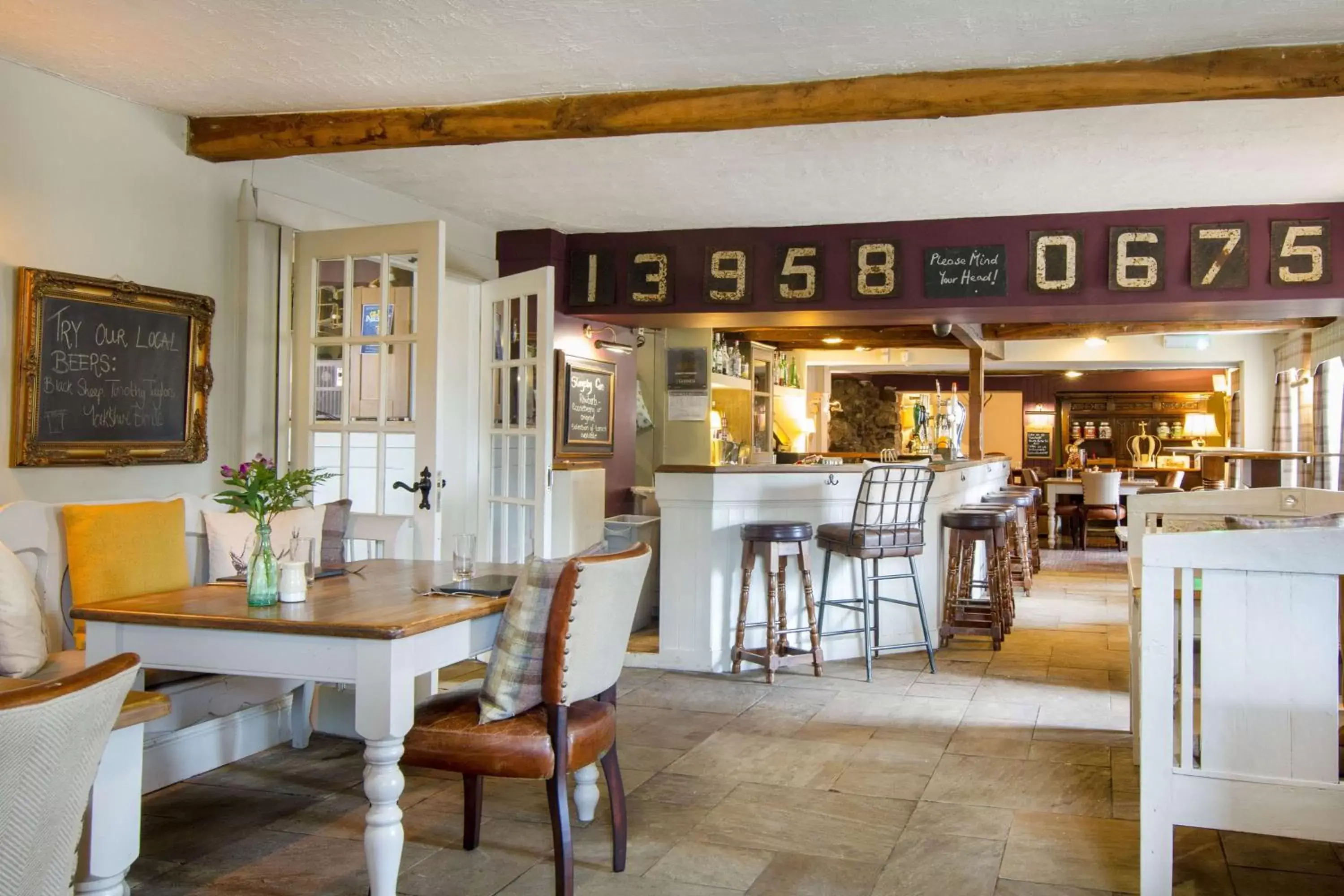 Lounge or bar, Restaurant/Places to Eat in Black Horse Inn; BW Signature Collection