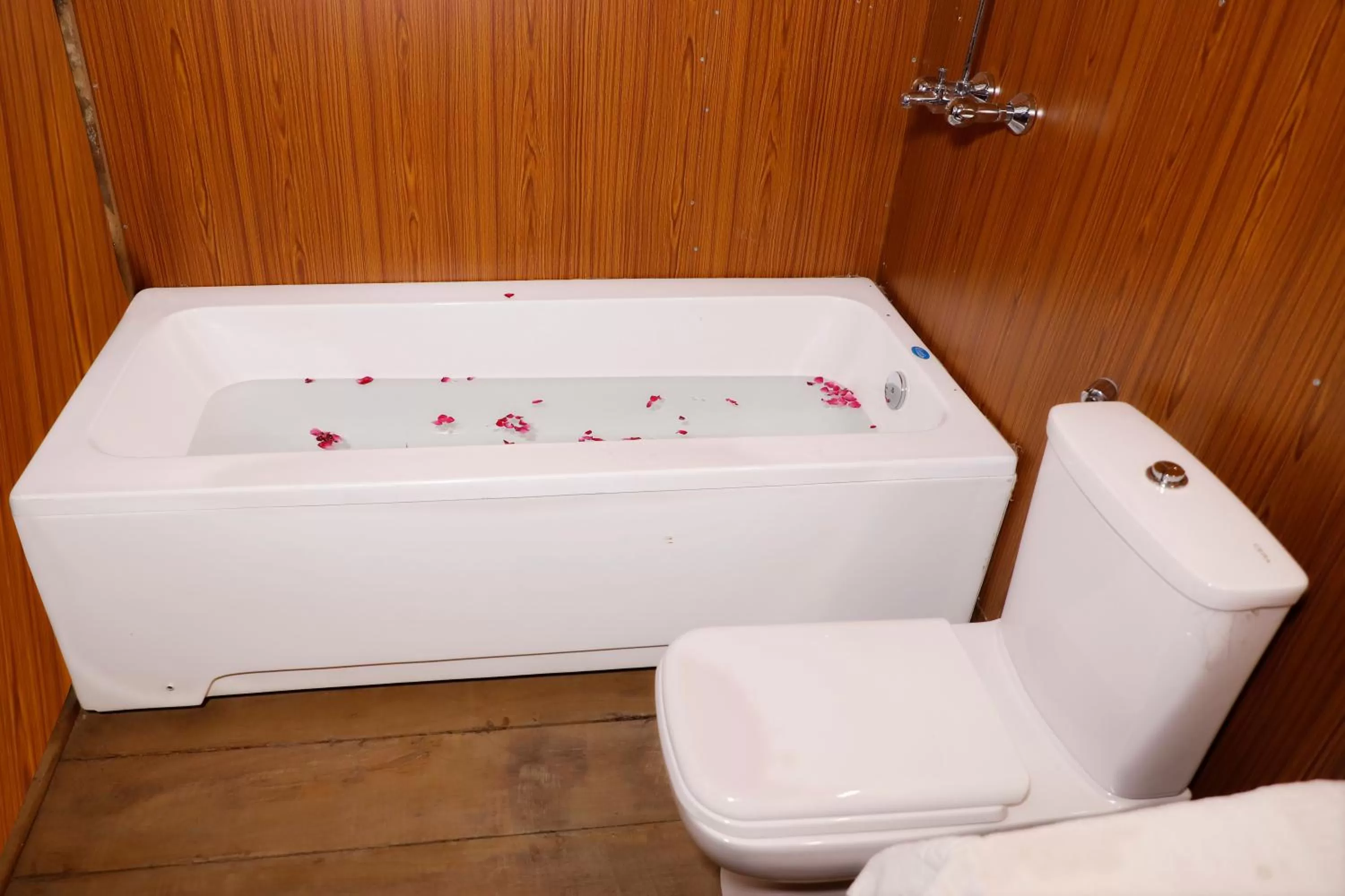 Shower in LaHermitage Resort