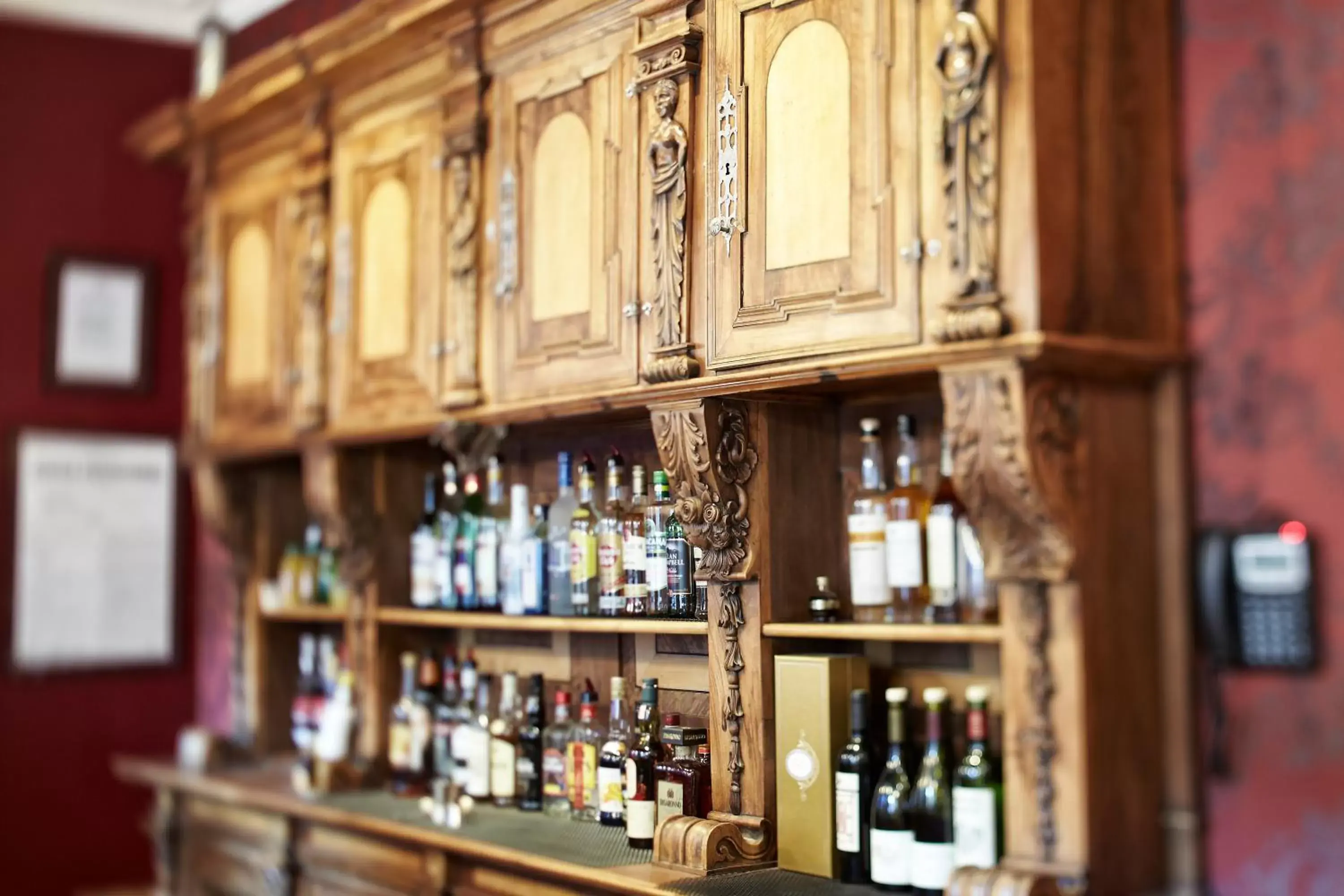 Lounge or bar in Hôtel & Spa Le Bouclier D'or