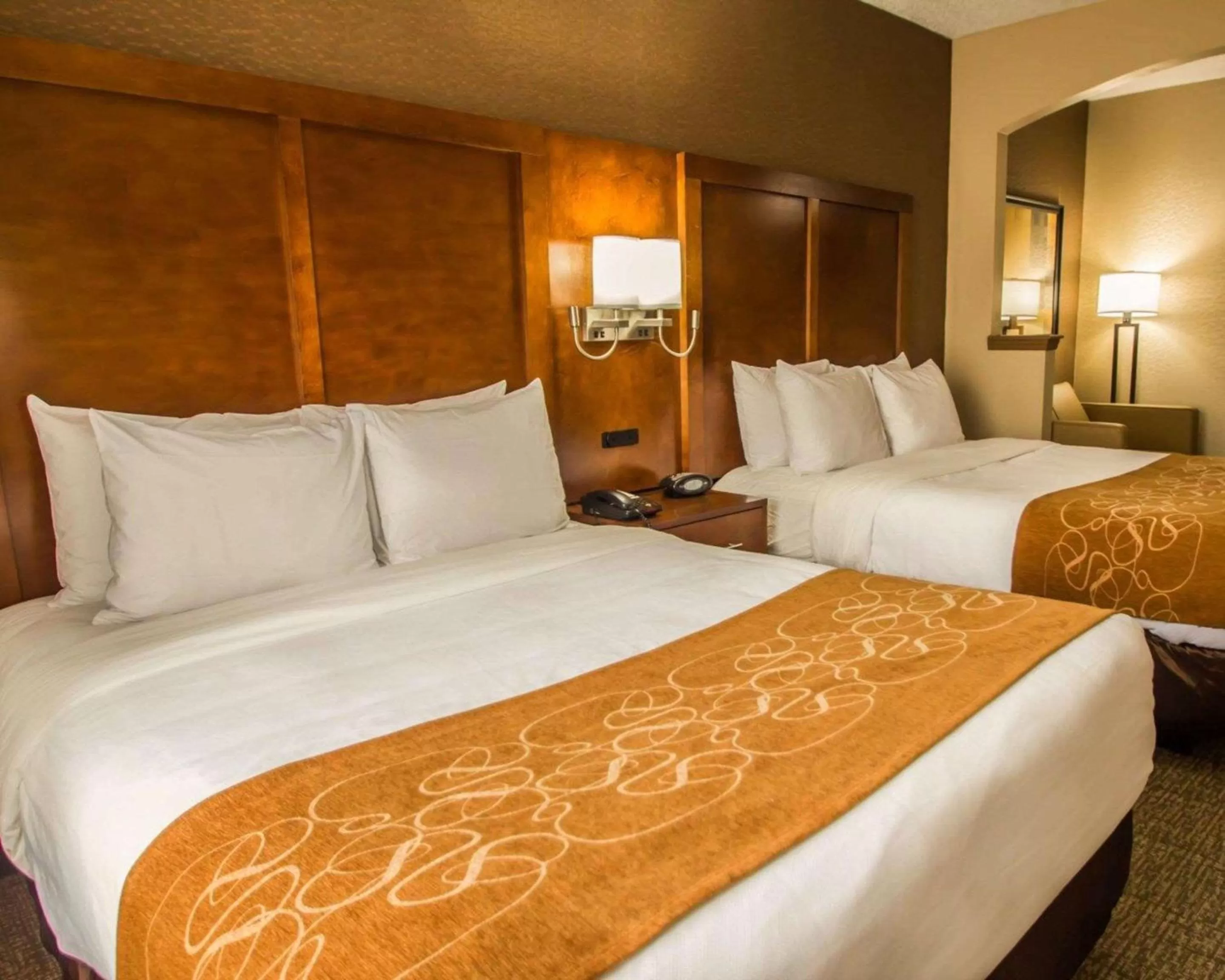 Photo of the whole room in Quality Suites NYC Gateway