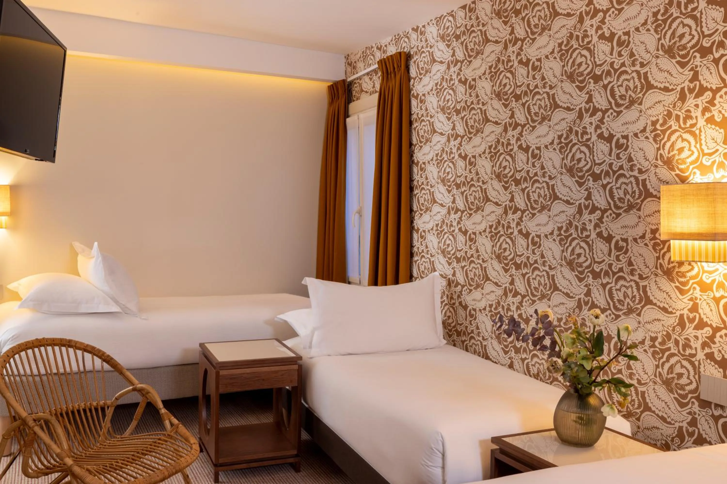 Bed in Hotel Michelet Odeon